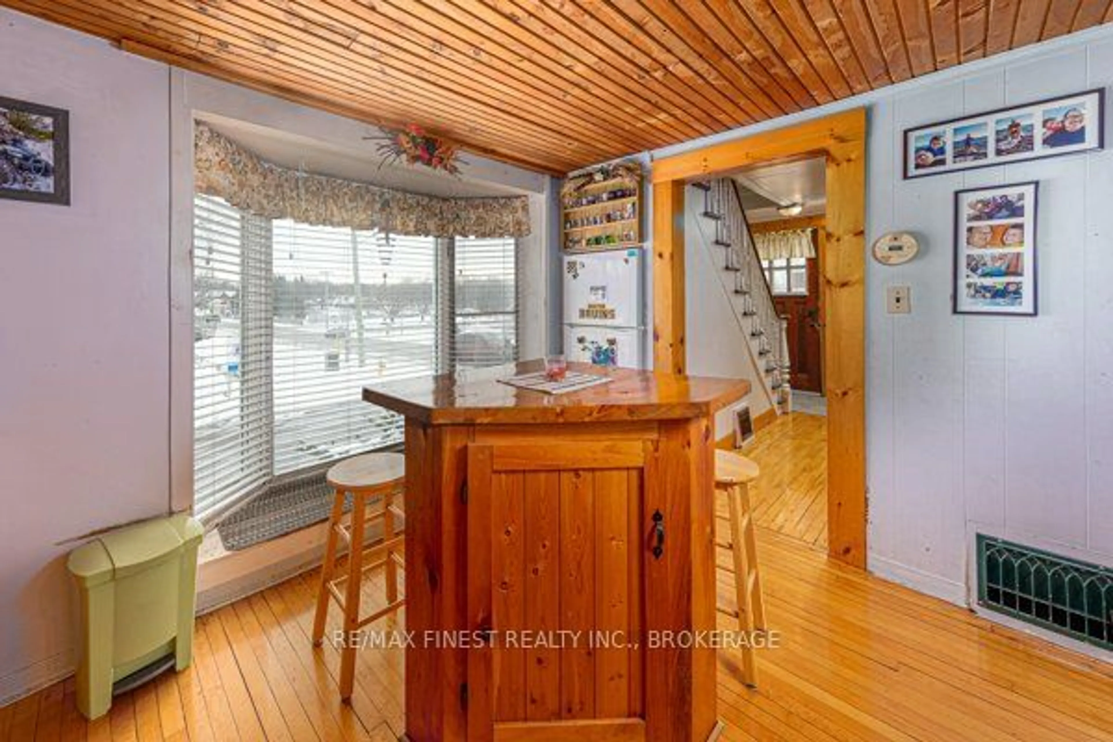 Dining room, wood floors, cottage for 59 CENTRE St, Greater Napanee Ontario K7R 1M8