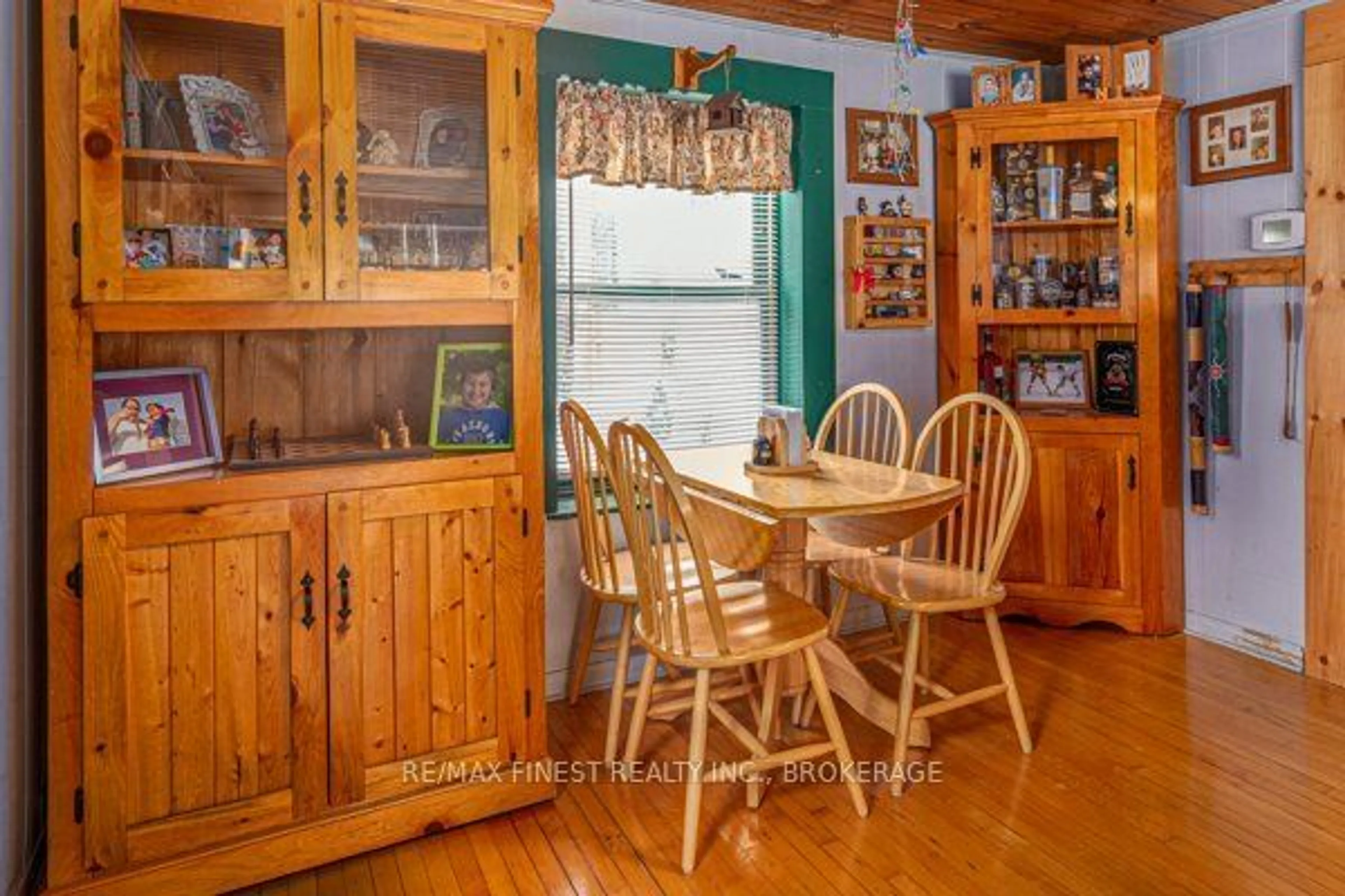 Dining room, wood floors, cottage for 59 CENTRE St, Greater Napanee Ontario K7R 1M8