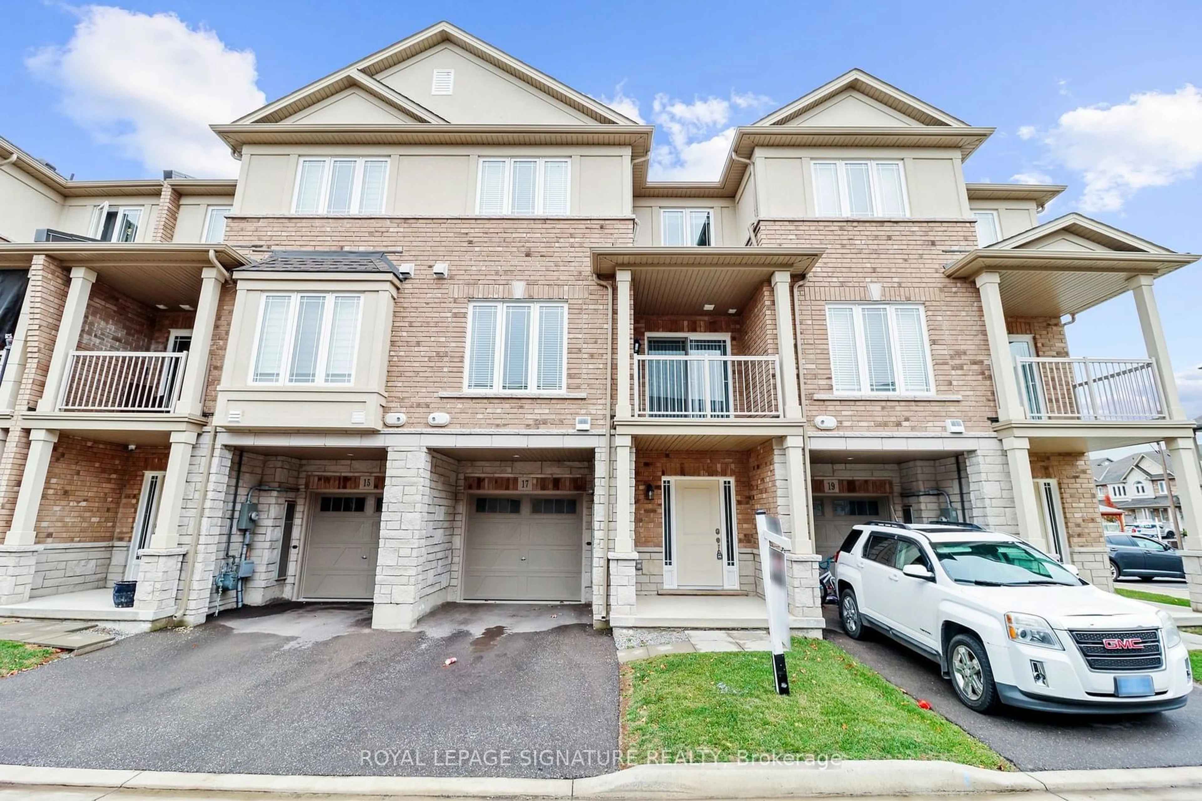 A pic from exterior of the house or condo, mountain for 17 Laguna Village Cres, Hamilton Ontario L8M 3M7