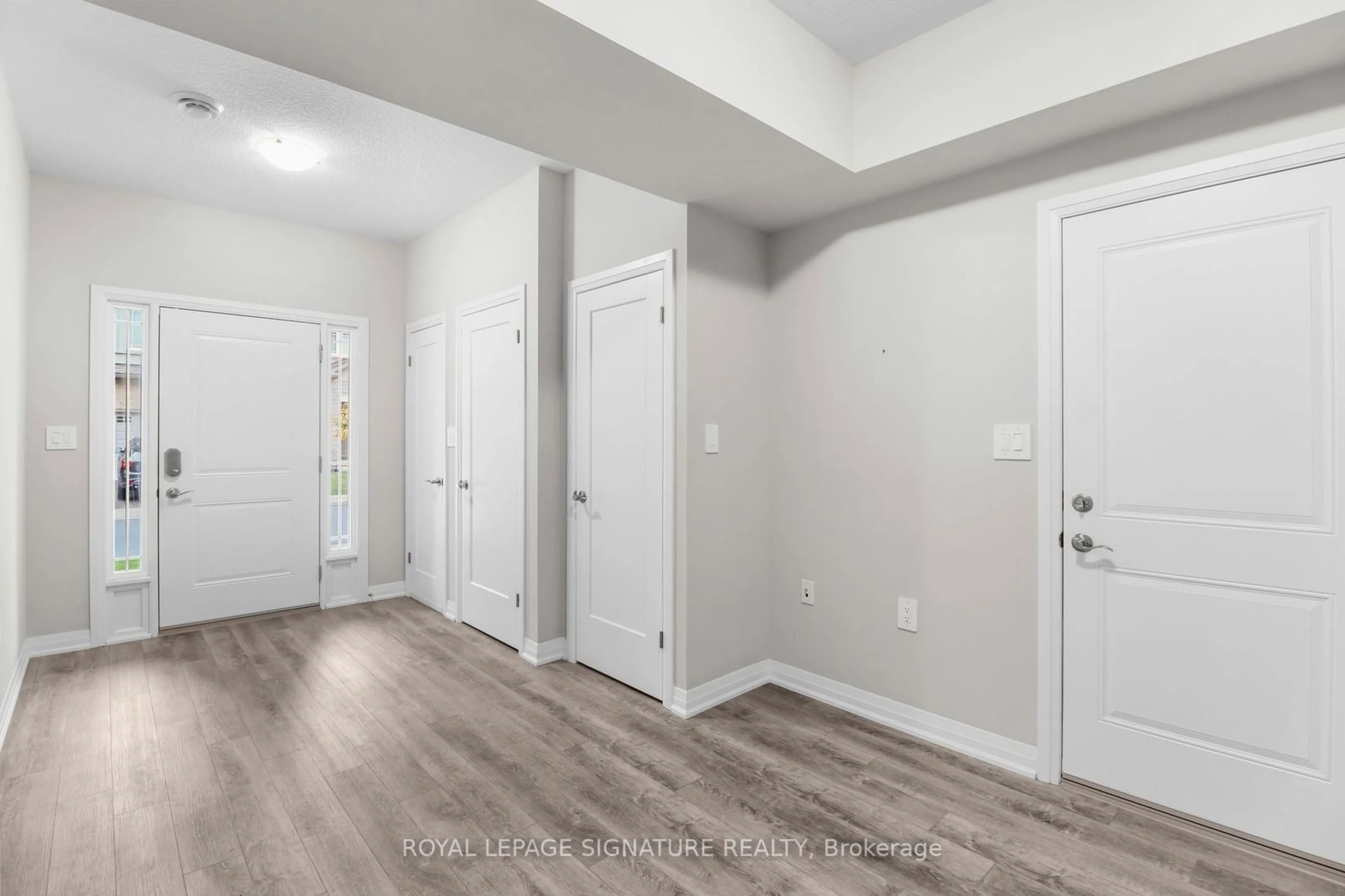 Indoor entryway, not visible floor for 17 Laguna Village Cres, Hamilton Ontario L8M 3M7