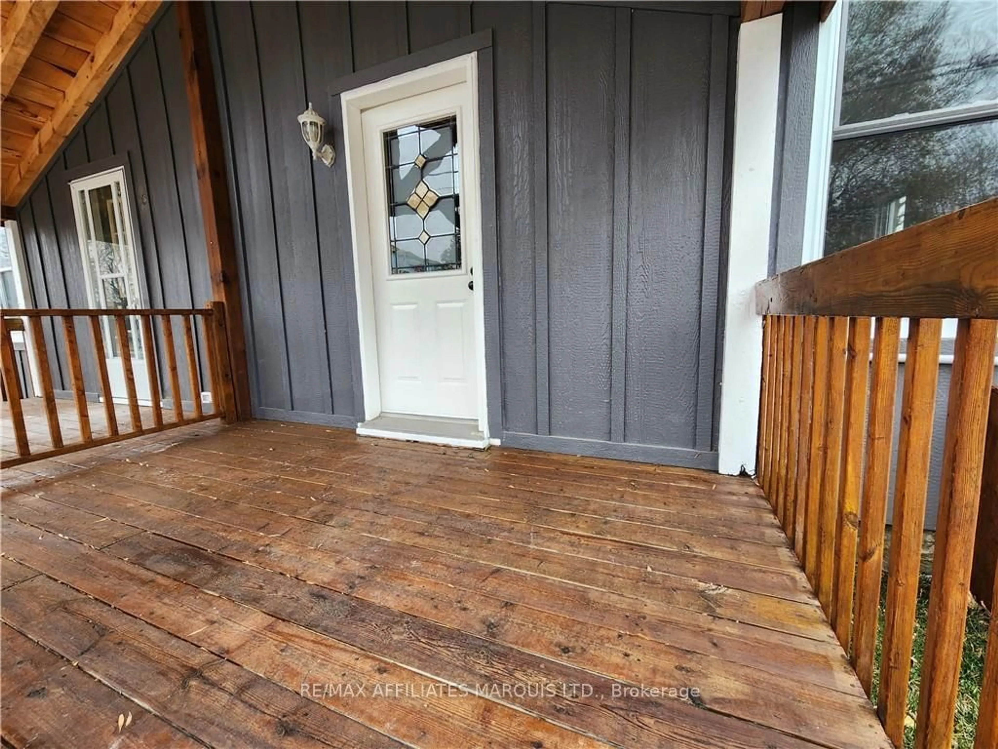 Indoor entryway for 14 OAK St, South Glengarry Ontario K0C 1N0