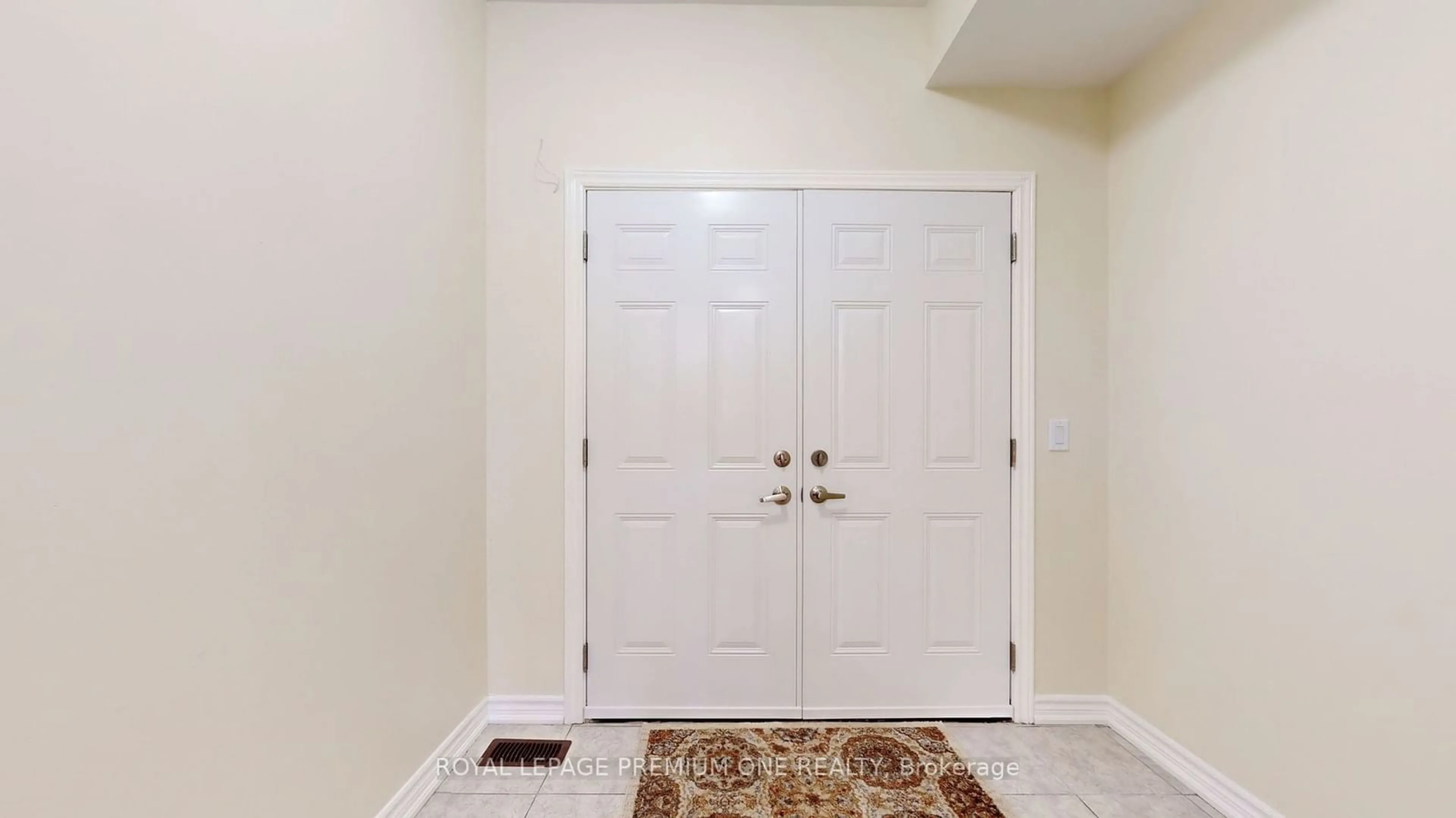 Indoor entryway, wood floors for 344 Ridley Cres, Southgate Ontario N0C 1B0