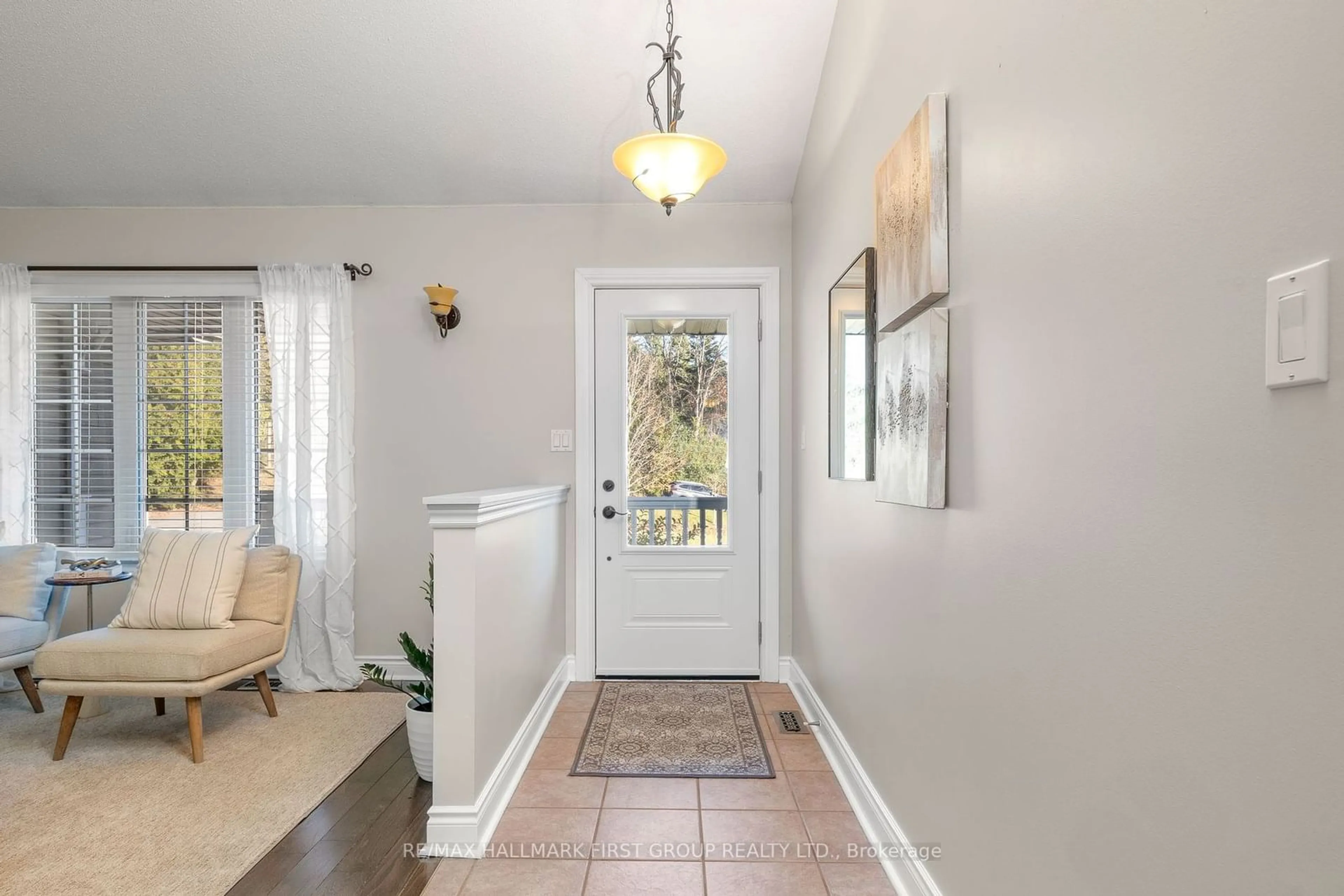 Indoor entryway, wood floors for 2084 Ron Harnden Rd, Hamilton Township Ontario K9A 4J8