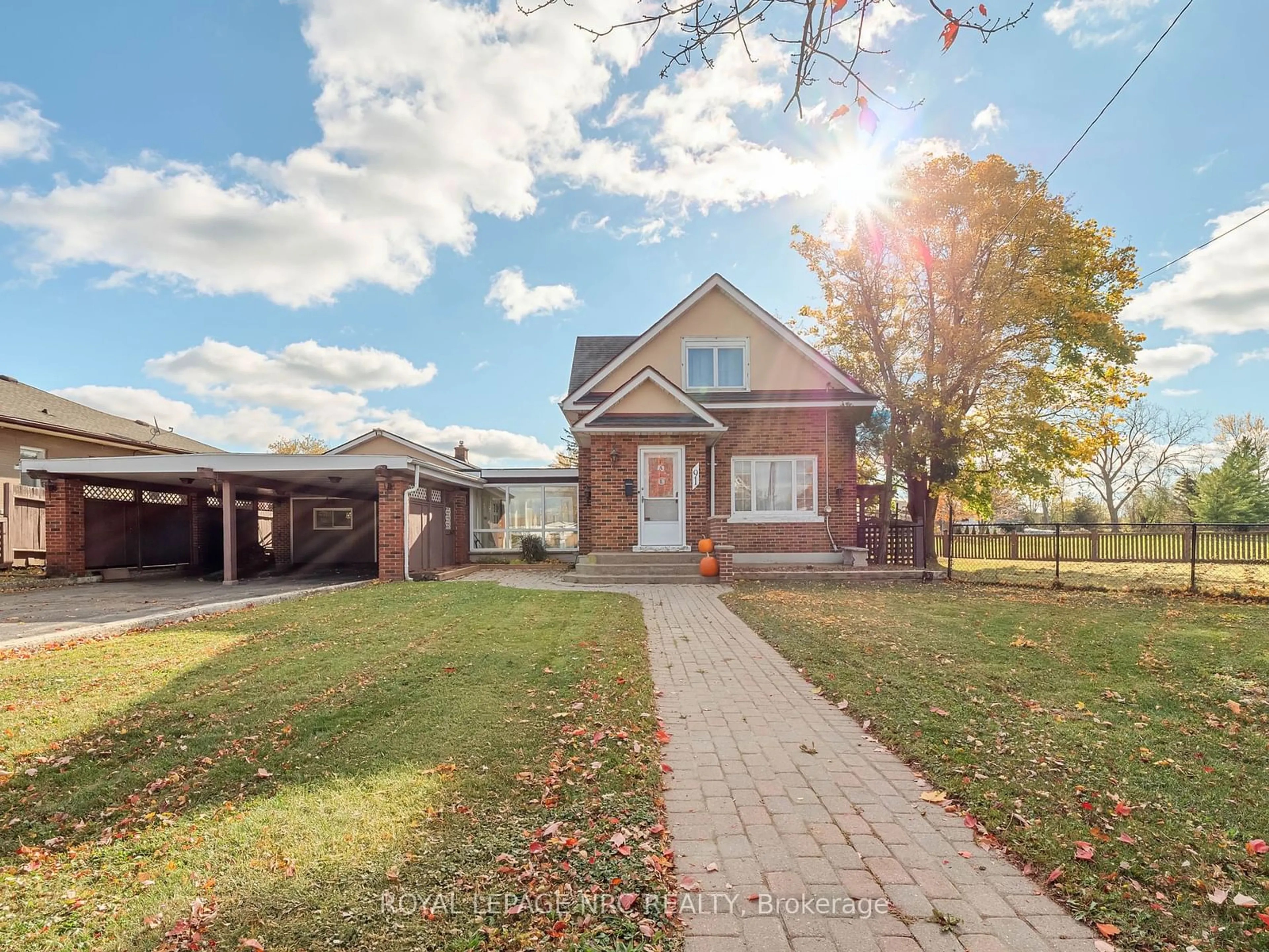 Frontside or backside of a home, the street view for 91 Saint George St, Welland Ontario L3C 5N3