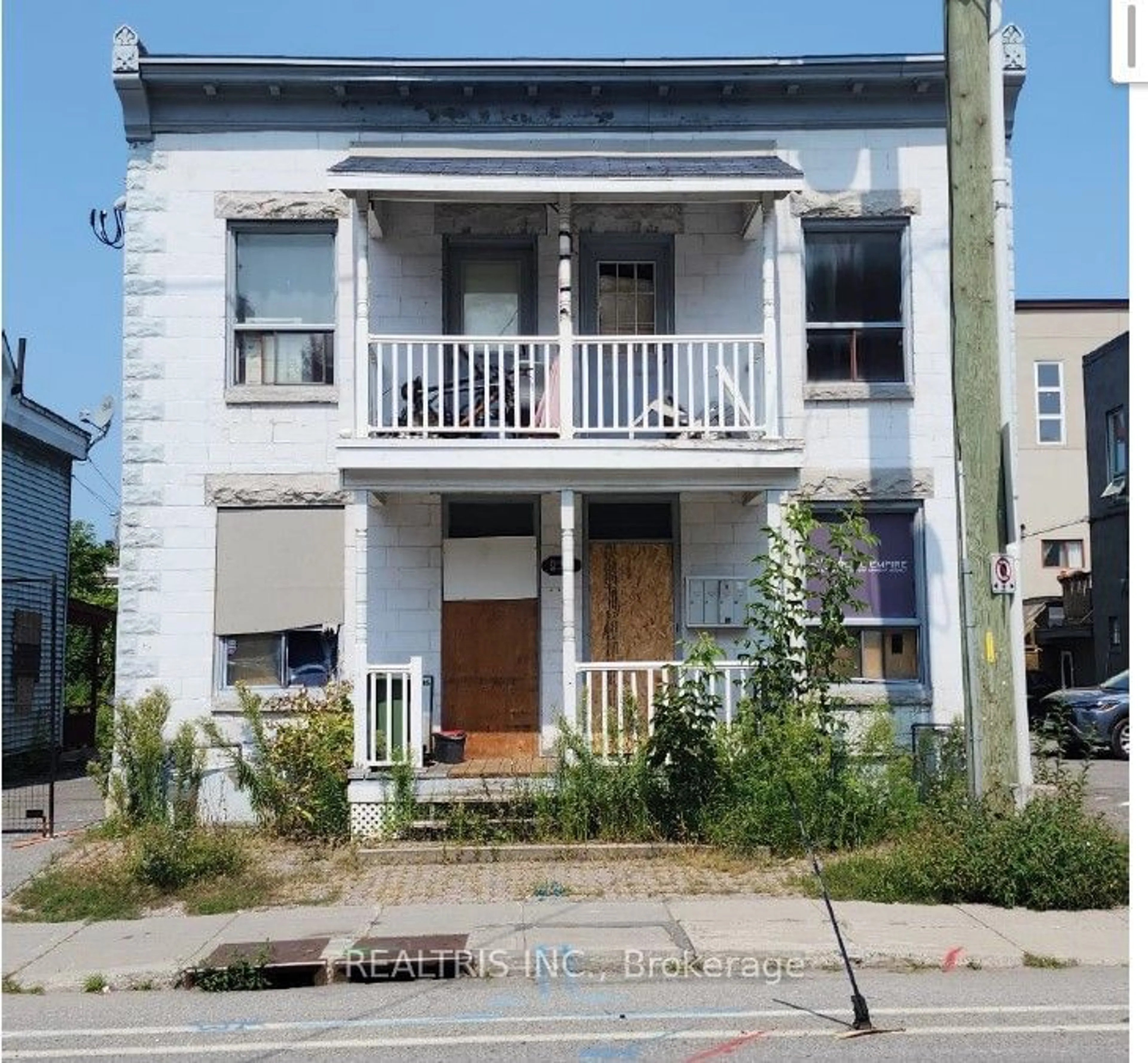 Frontside or backside of a home, the street view for 235-237 St. Patrick St, Lower Town - Sandy Hill Ontario K1N 5K2