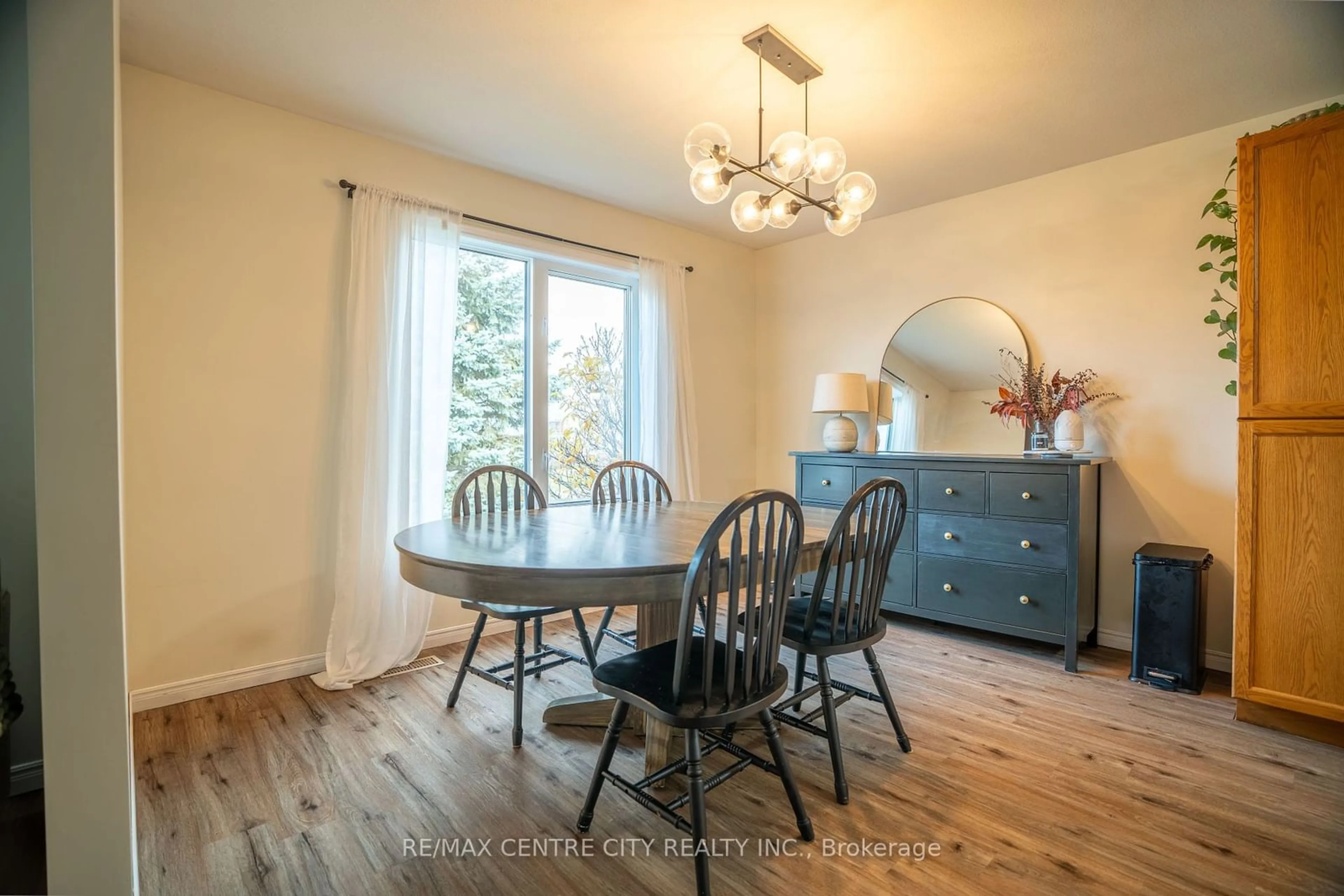 Dining room, wood floors, cottage for 78 Chittim Rd, Chatham-Kent Ontario N0P 1A0