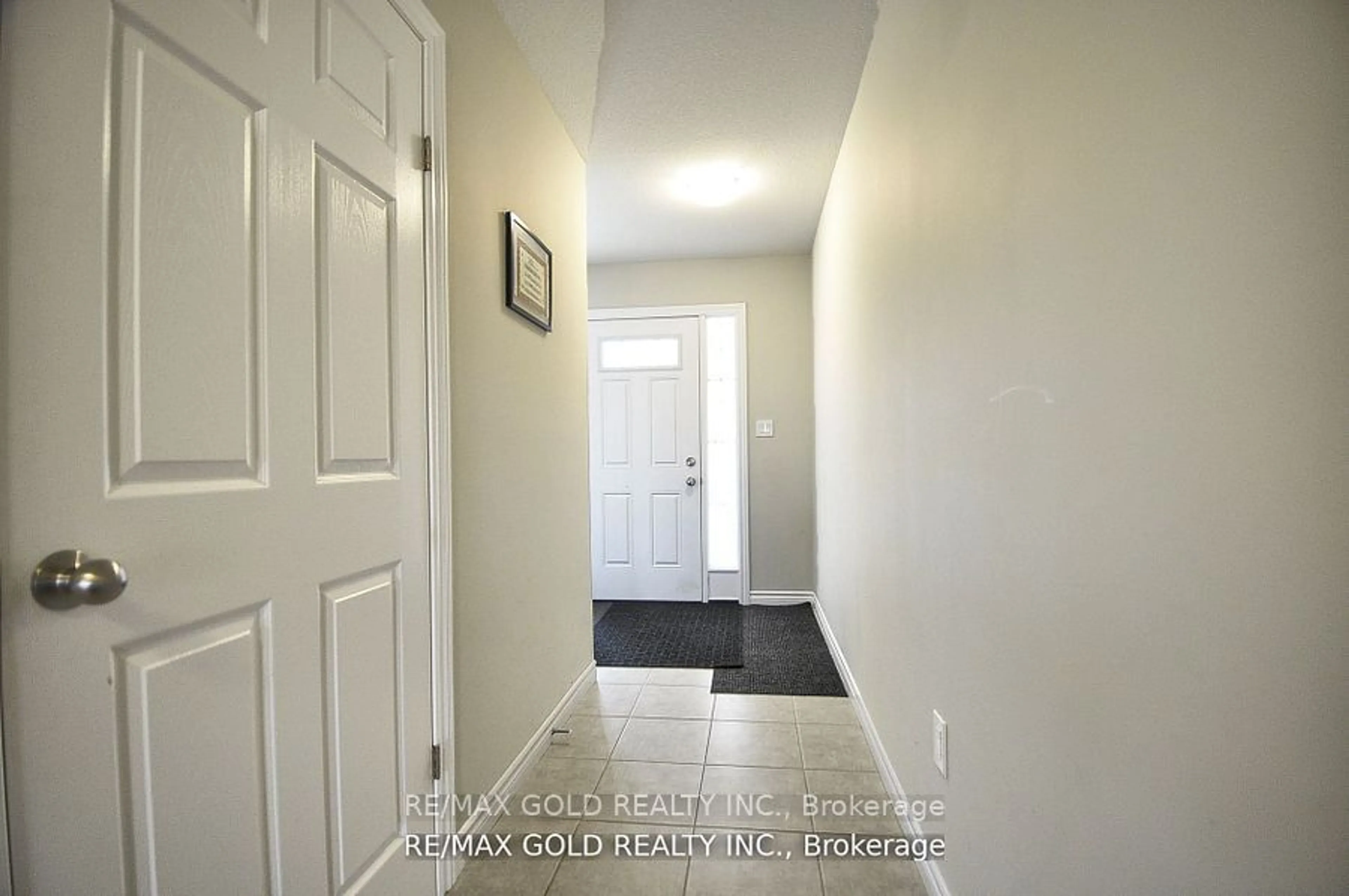 Indoor entryway, not visible floor for 1329 Calais Dr, Woodstock Ontario N4T 0L8