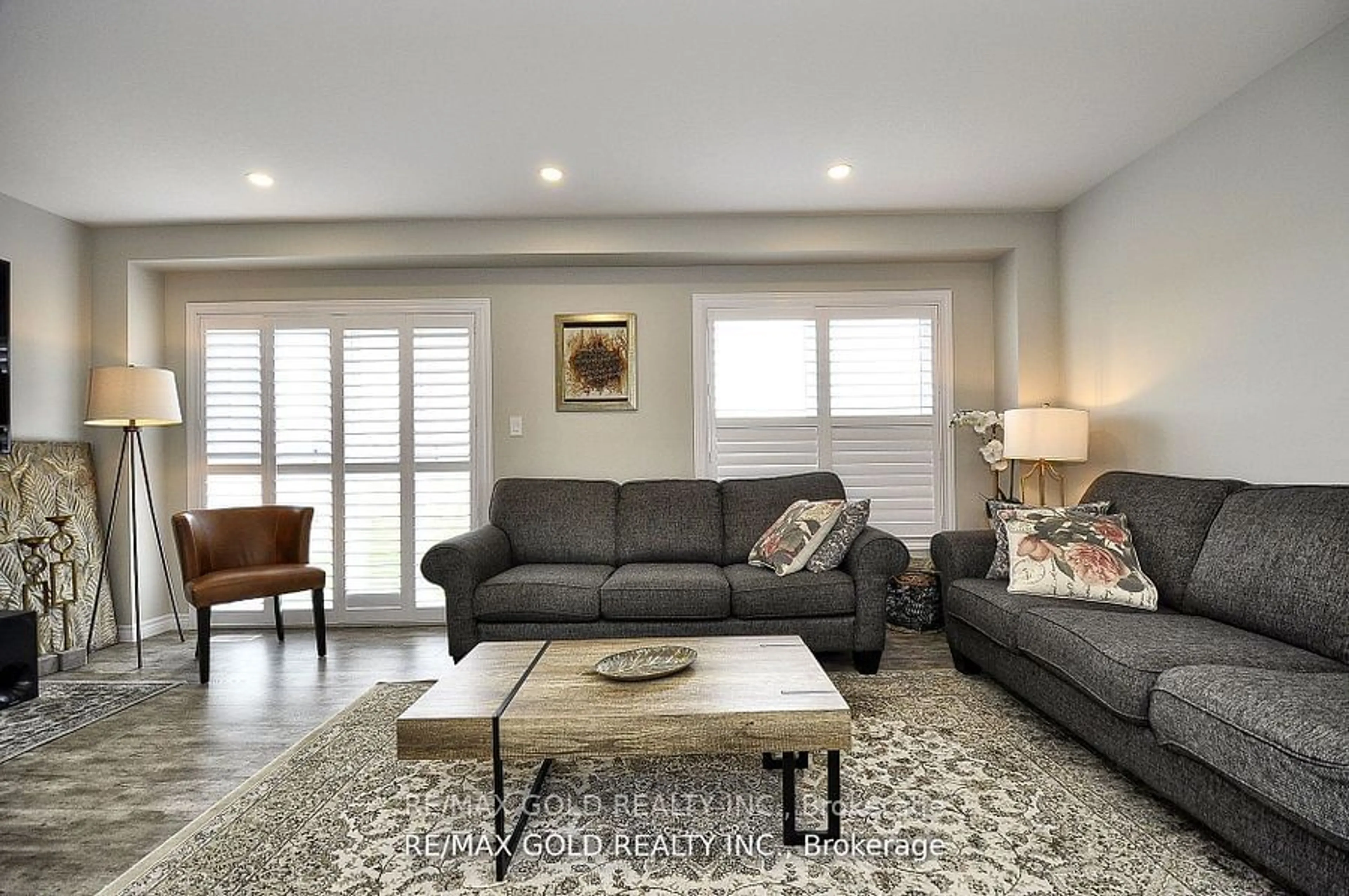 Living room, wood floors for 1329 Calais Dr, Woodstock Ontario N4T 0L8