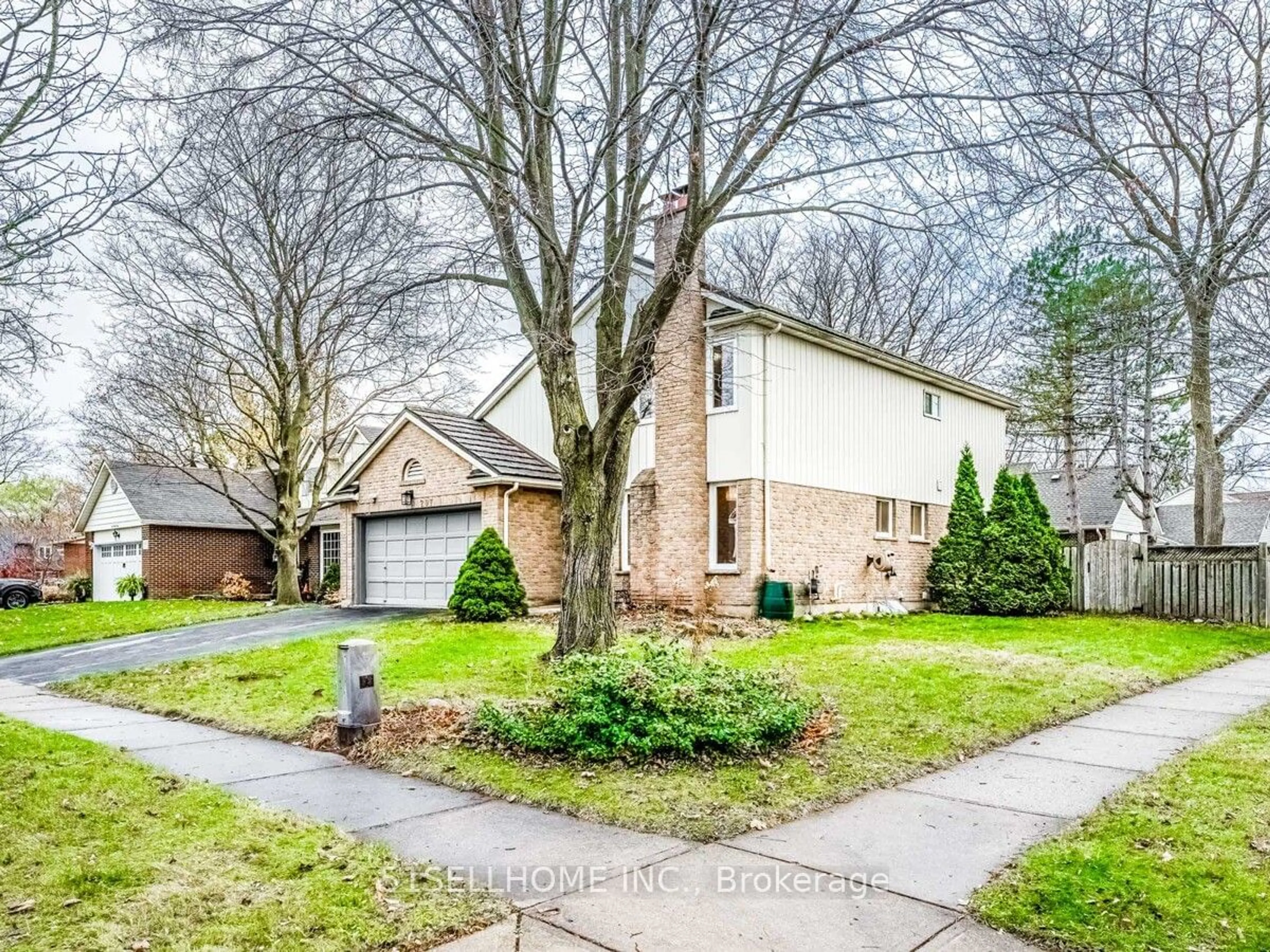 Frontside or backside of a home, the street view for 297 Beechlawn Dr, Waterloo Ontario N2L 5W8