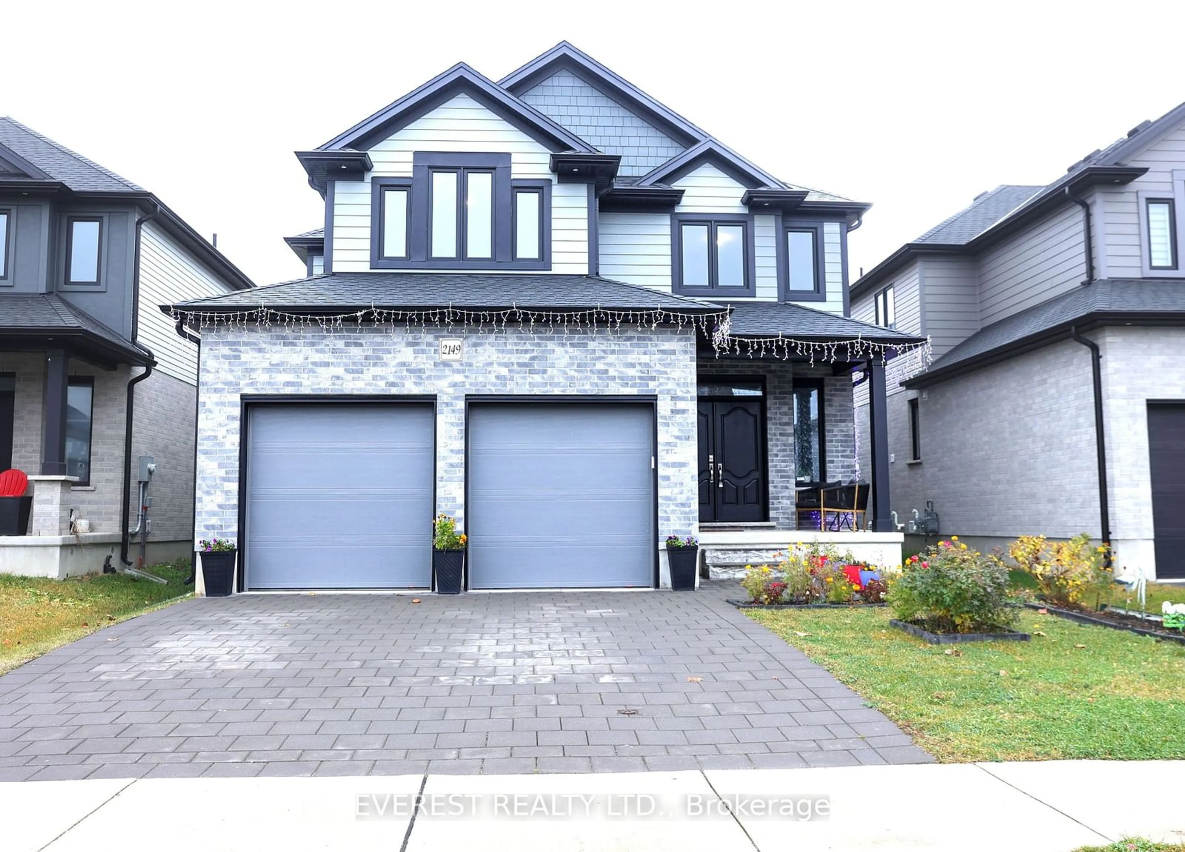 Frontside or backside of a home, the street view for 2149 TOKALA Tr, London Ontario N6G 0Z7