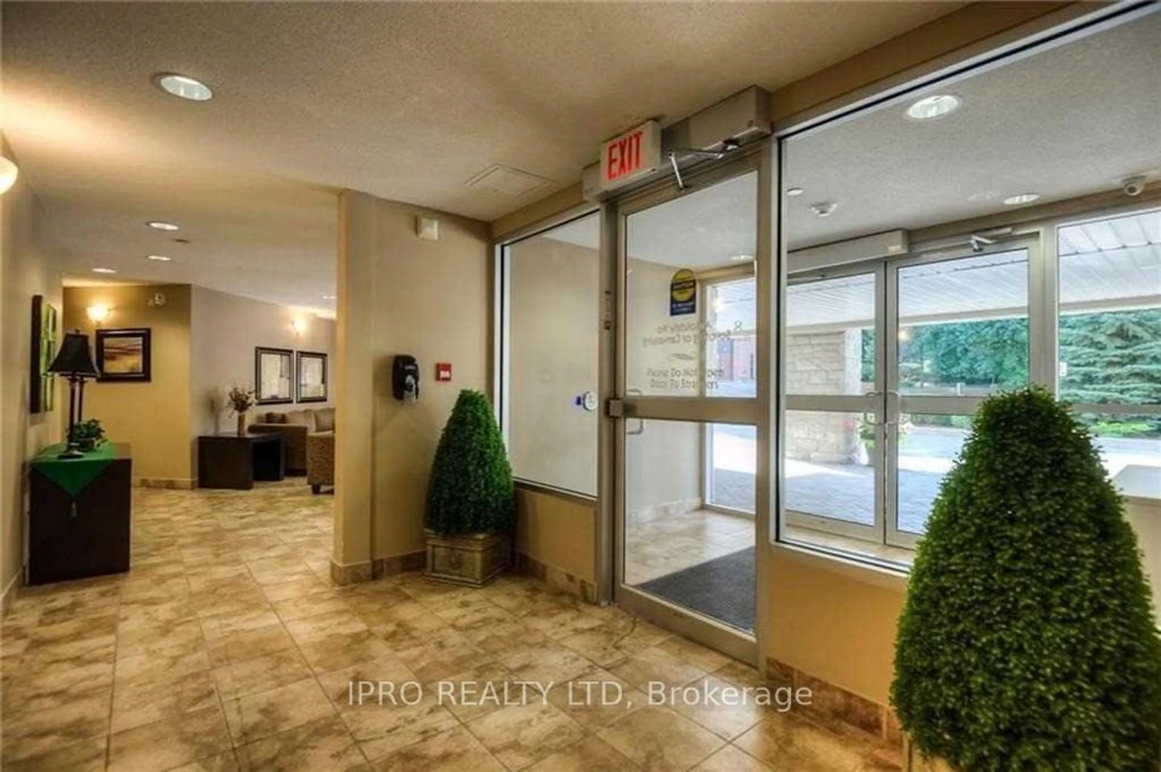 Indoor foyer, unknown floor for 8 HARRIS St #112, Cambridge Ontario N1R 8R1