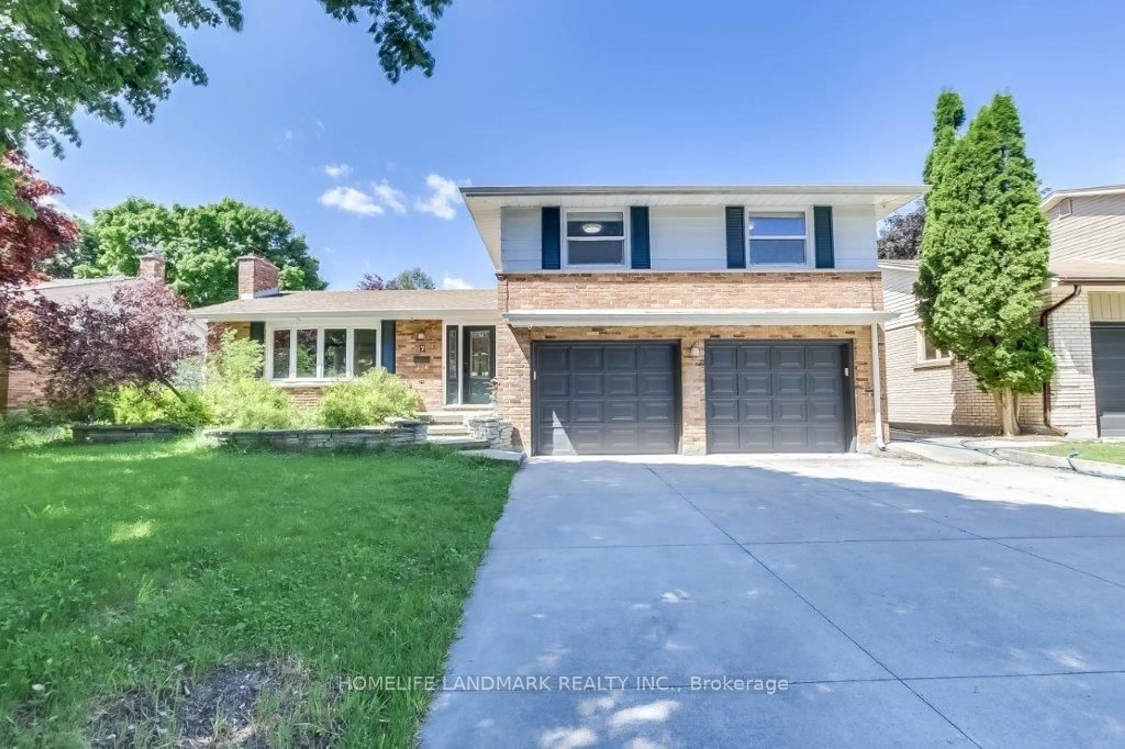 Frontside or backside of a home, the street view for 7 Meridene Cres, London Ontario N5X 1G4