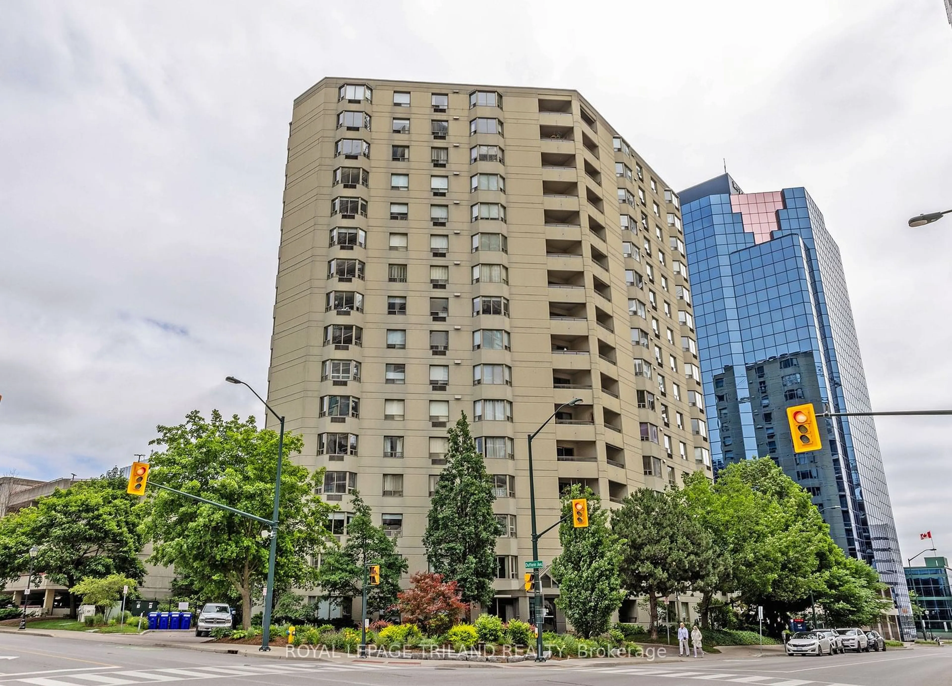 A pic from exterior of the house or condo, the front or back of building for 500 Talbot St #303, London Ontario N6A 2S3