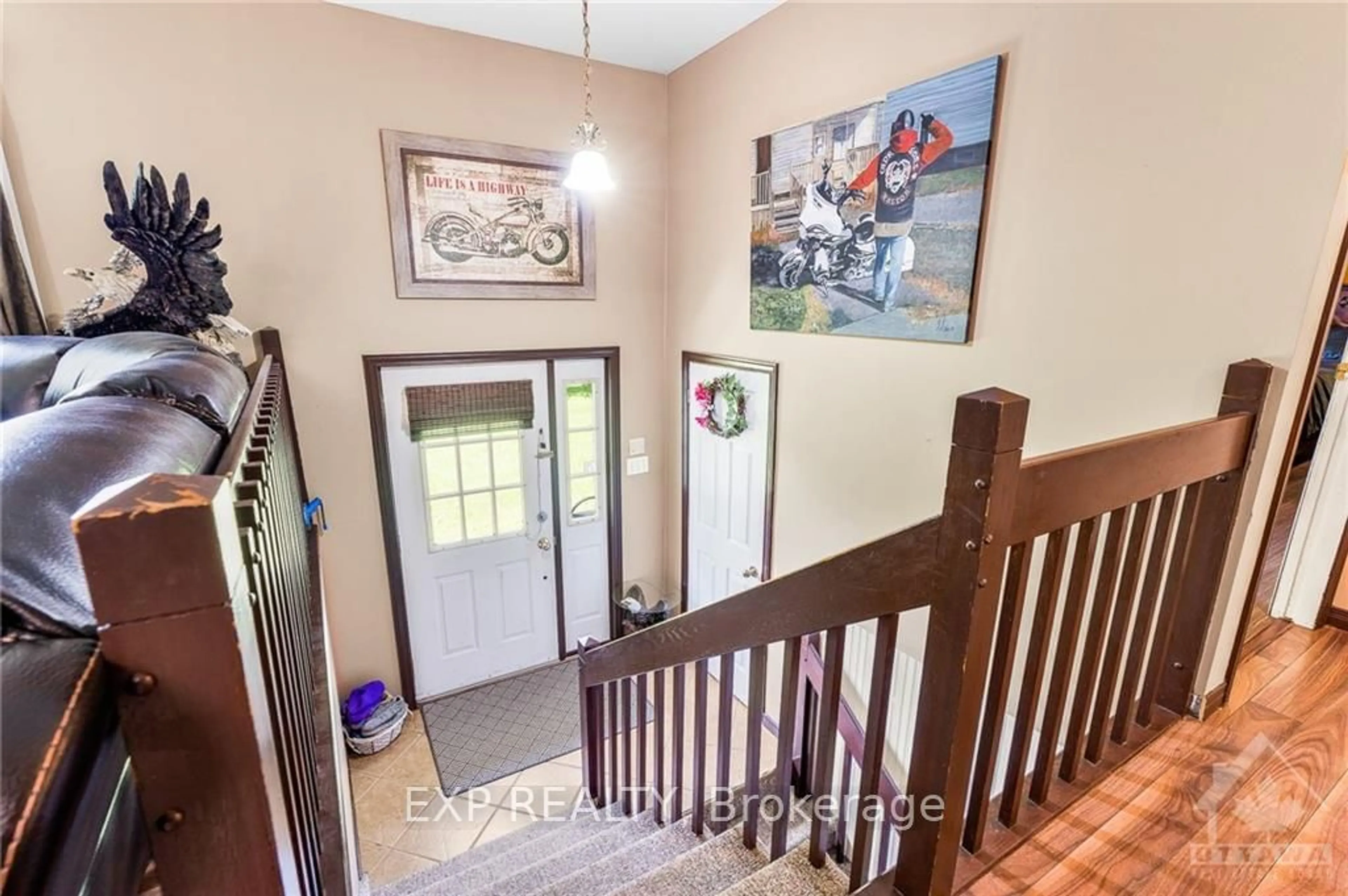 Indoor entryway, wood floors for 17372 CAMERON Rd, South Stormont Ontario K0C 2A0