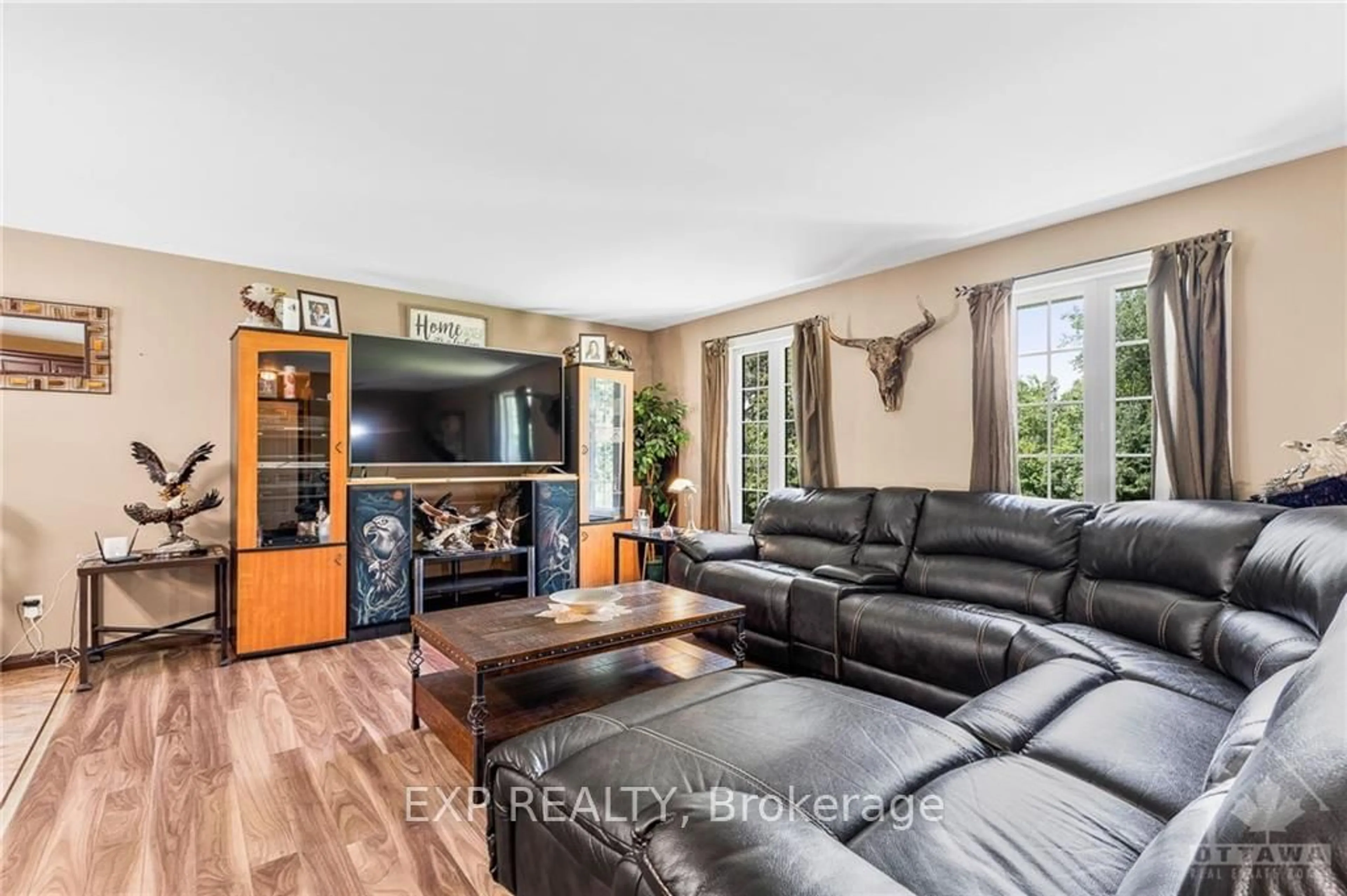 Living room, wood floors for 17372 CAMERON Rd, South Stormont Ontario K0C 2A0