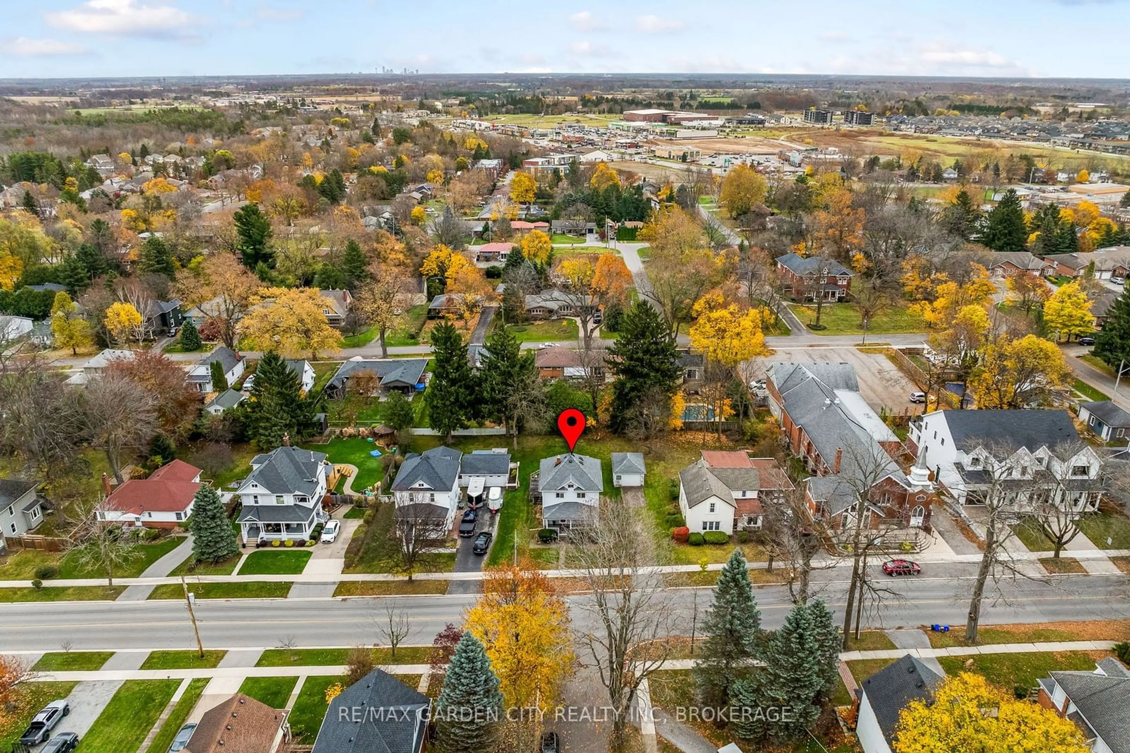 A pic from exterior of the house or condo, the street view for 1561 Pelham St, Pelham Ontario L0S 1E3