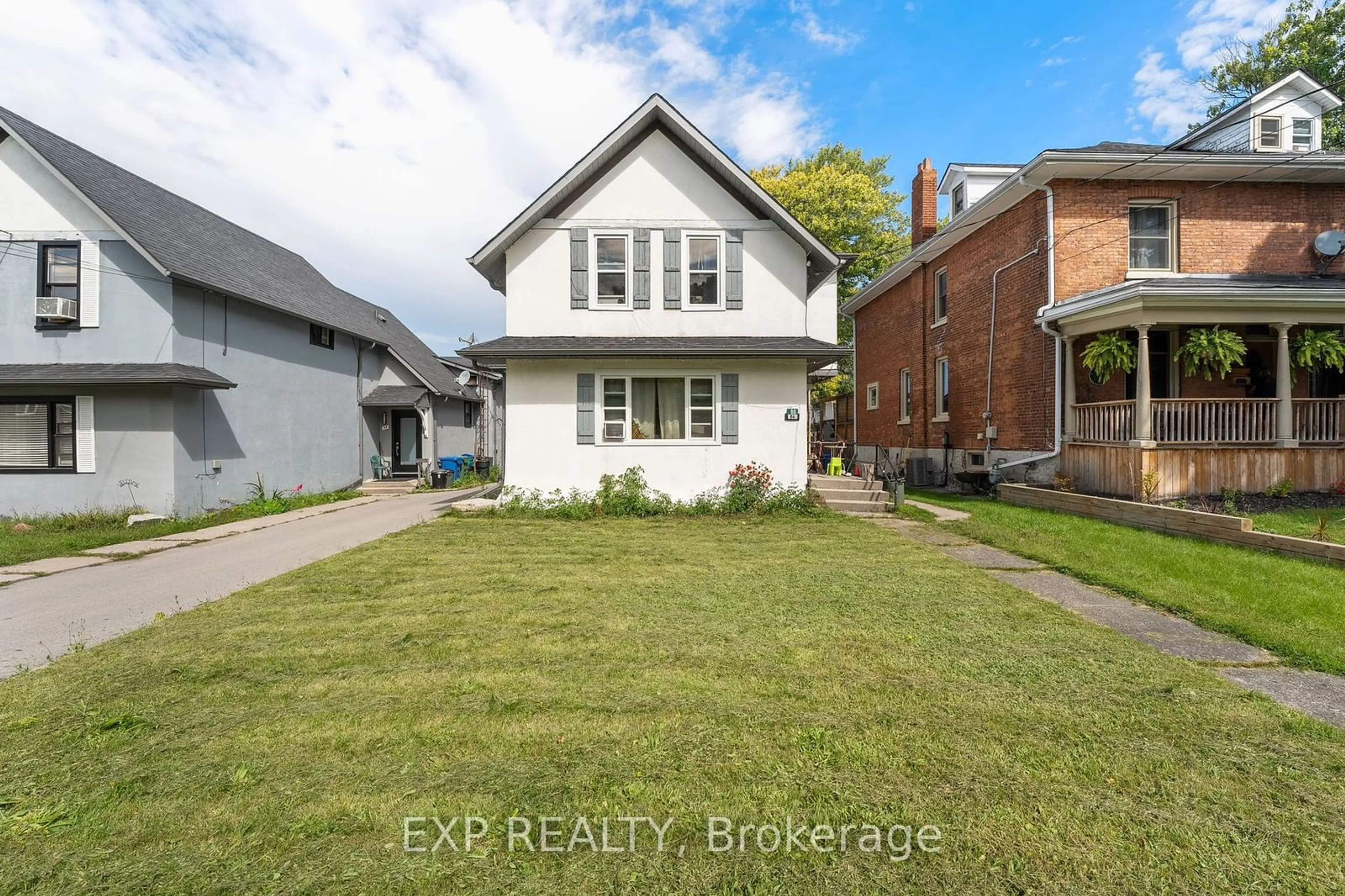 Frontside or backside of a home, the front or back of building for 86 Queen St, Kawartha Lakes Ontario K9V 1G4