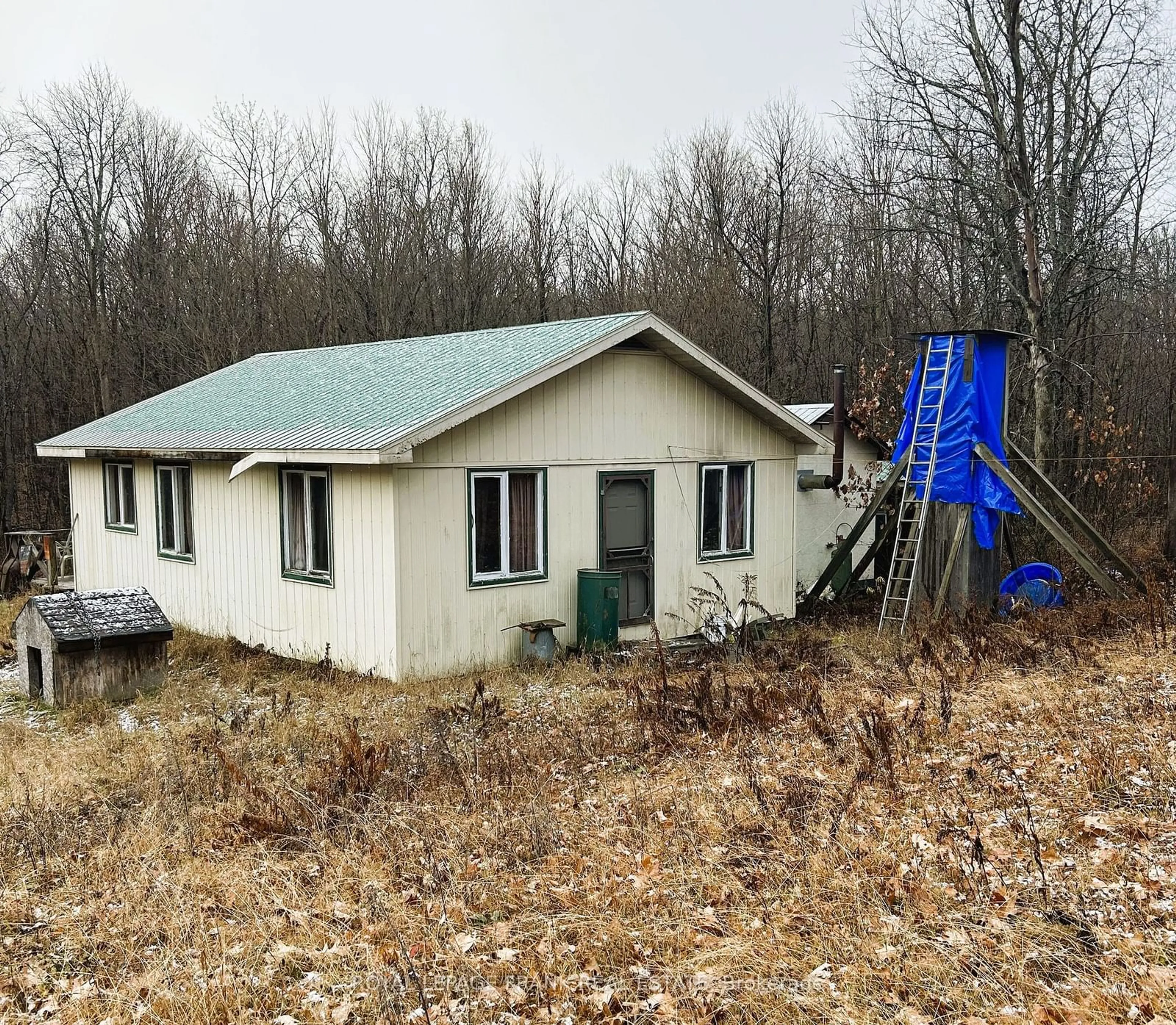 Frontside or backside of a home, cottage for 523 Peebles Rd, North Kawartha Ontario K0L 1A0