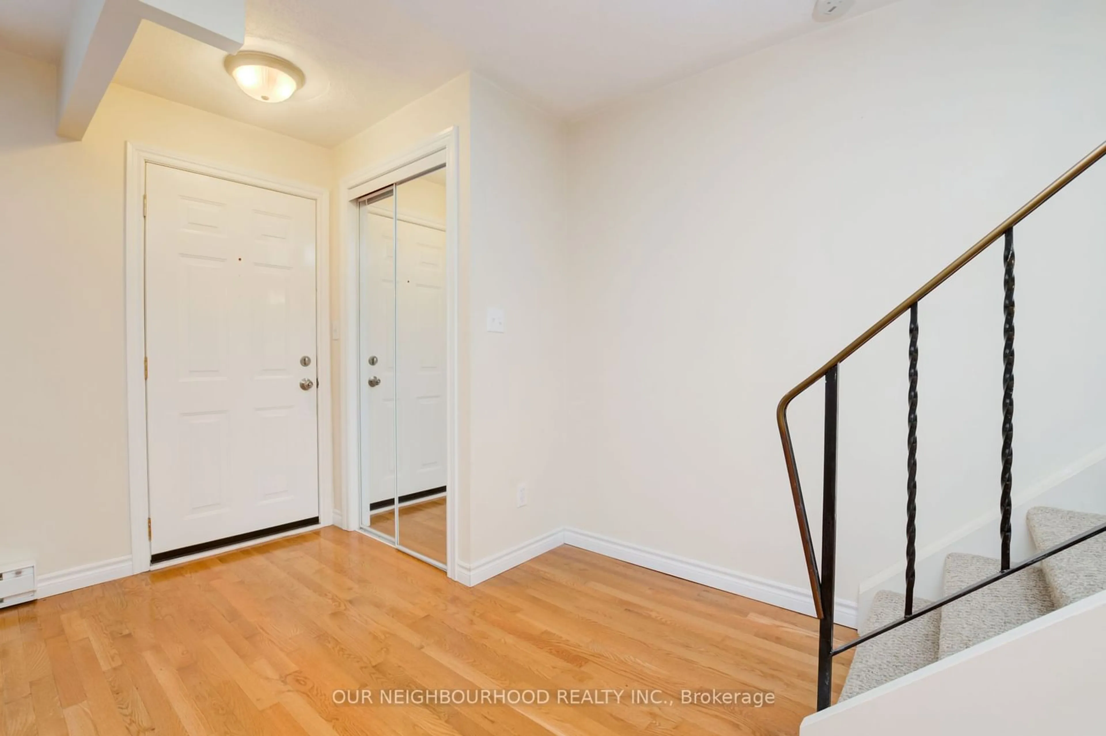 Indoor entryway, wood floors for 158 Cromwell St #11A, Trent Hills Ontario K0L 1L0