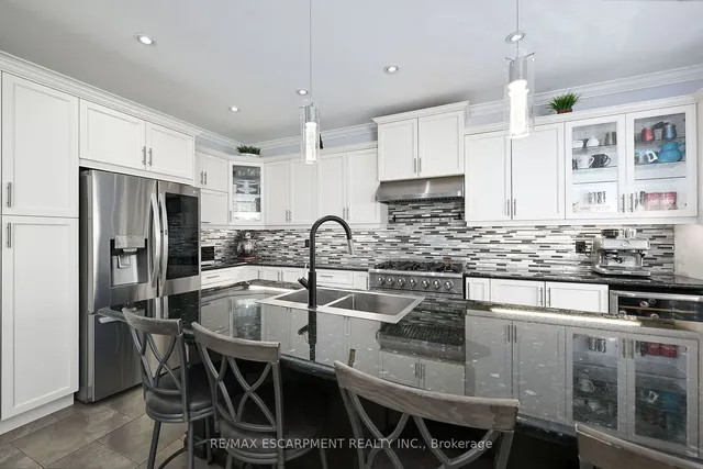 Additional property image - 30 ASCOLI Dr