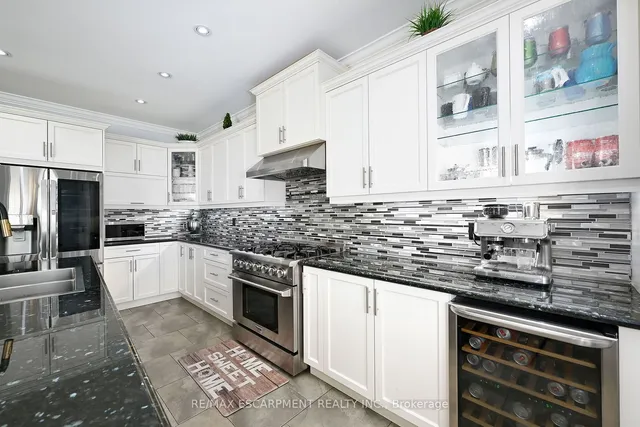 Additional property image - 30 ASCOLI Dr