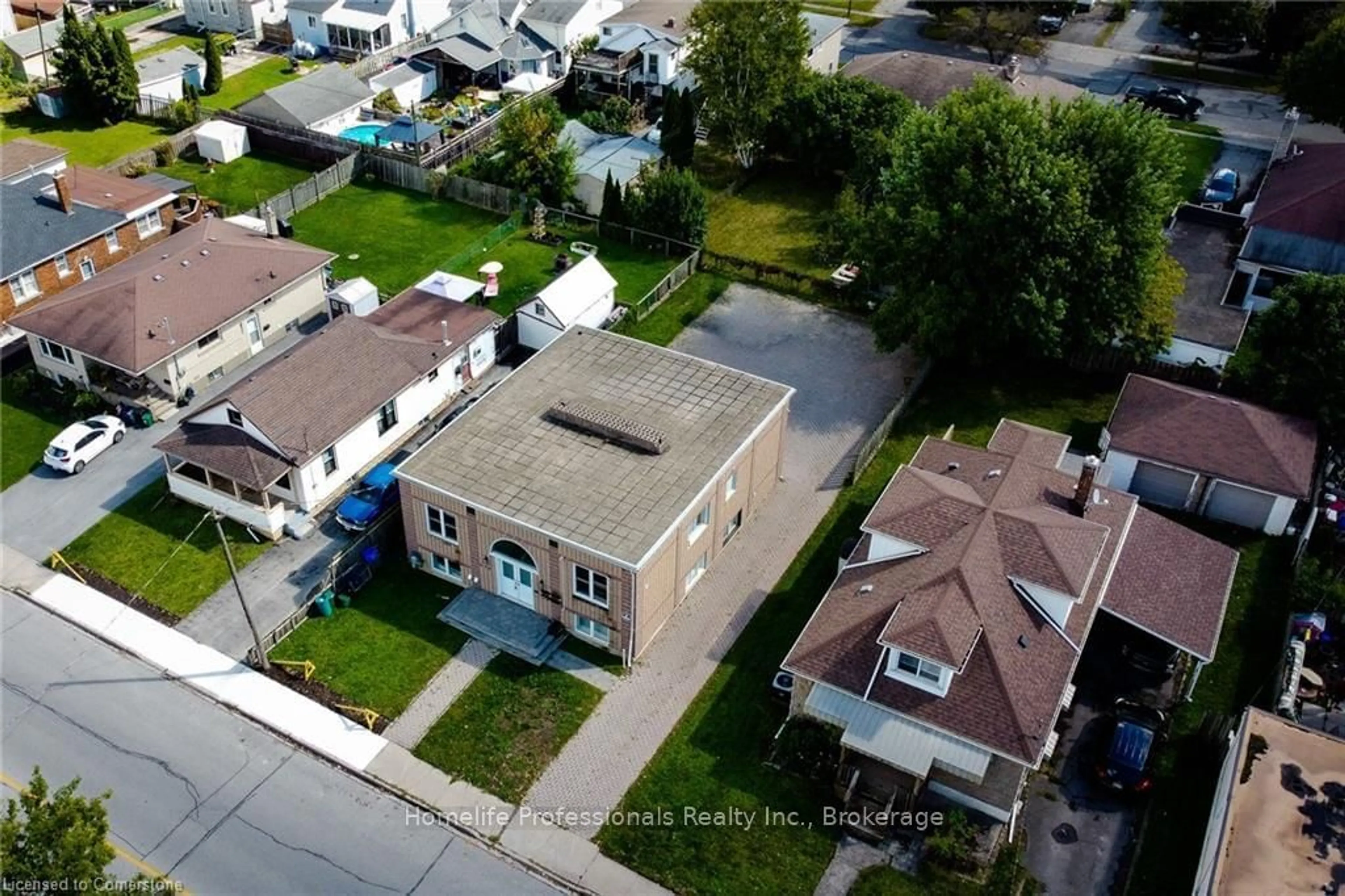 Frontside or backside of a home, the street view for 278 Crowland Ave, Welland Ontario L3B 1X6