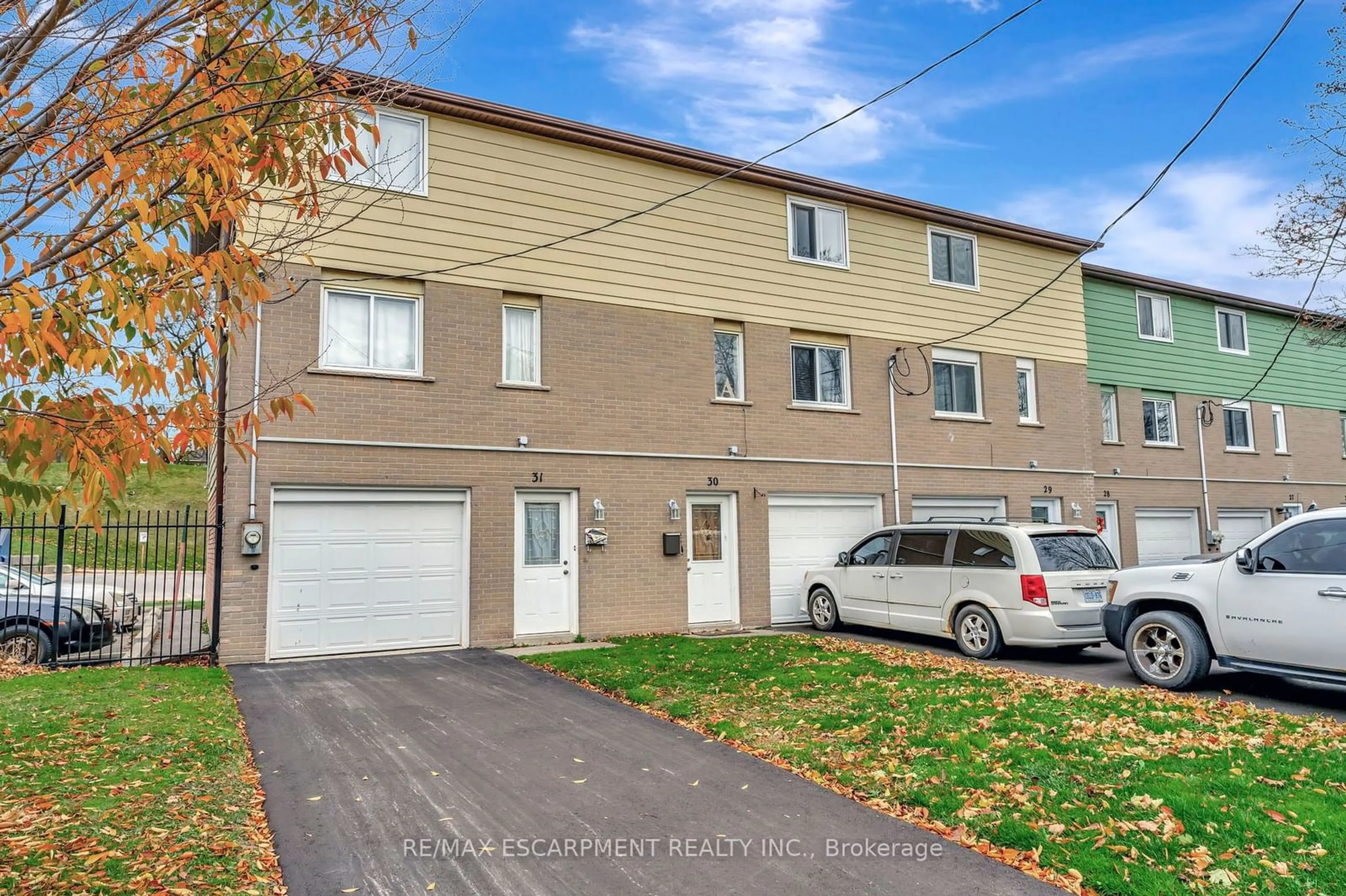 A pic from exterior of the house or condo, the street view for 379 Darling St #30, Brantford Ontario N3S 7G4