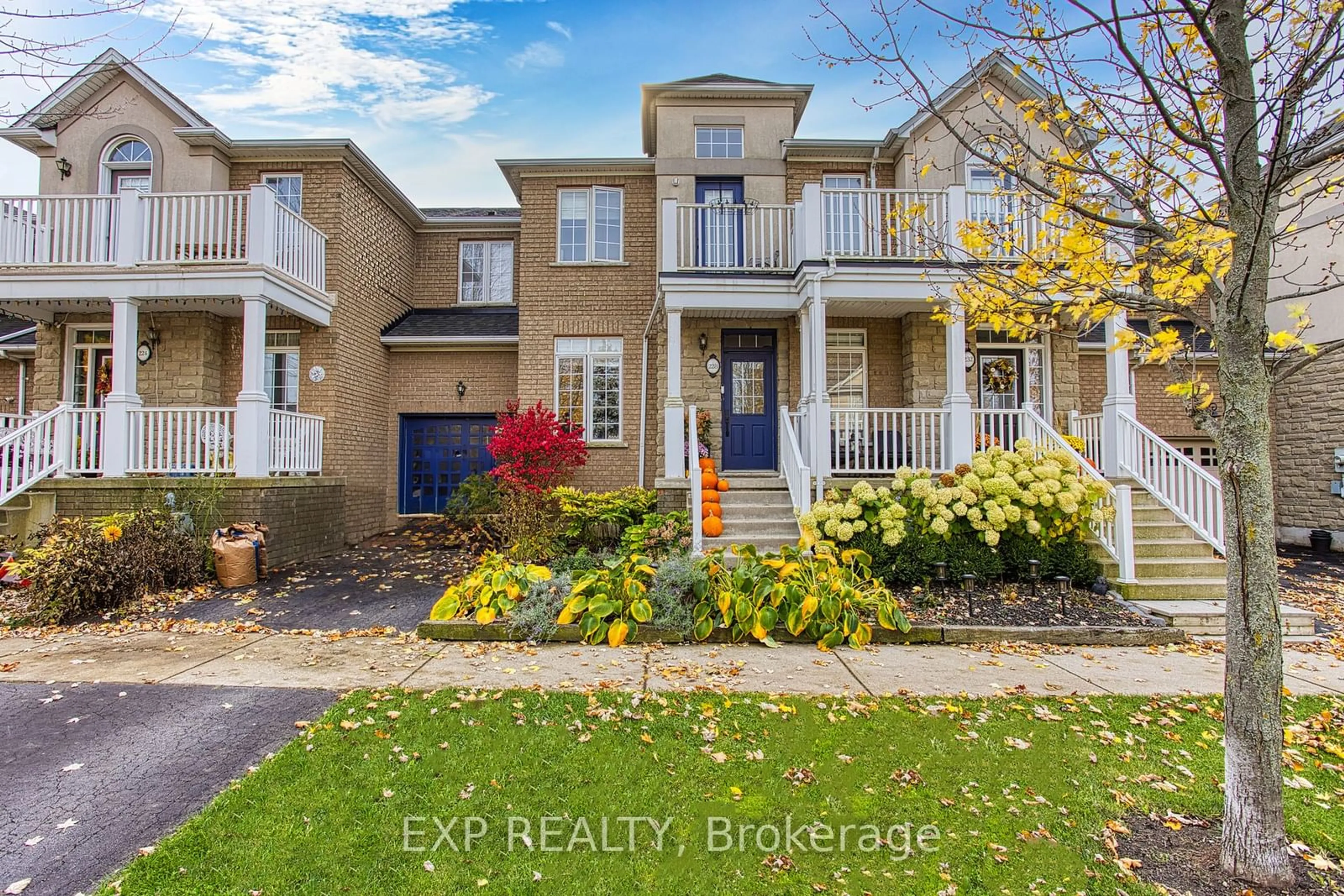 A pic from exterior of the house or condo, the street view for 228 Springstead Ave, Hamilton Ontario L8E 6C7