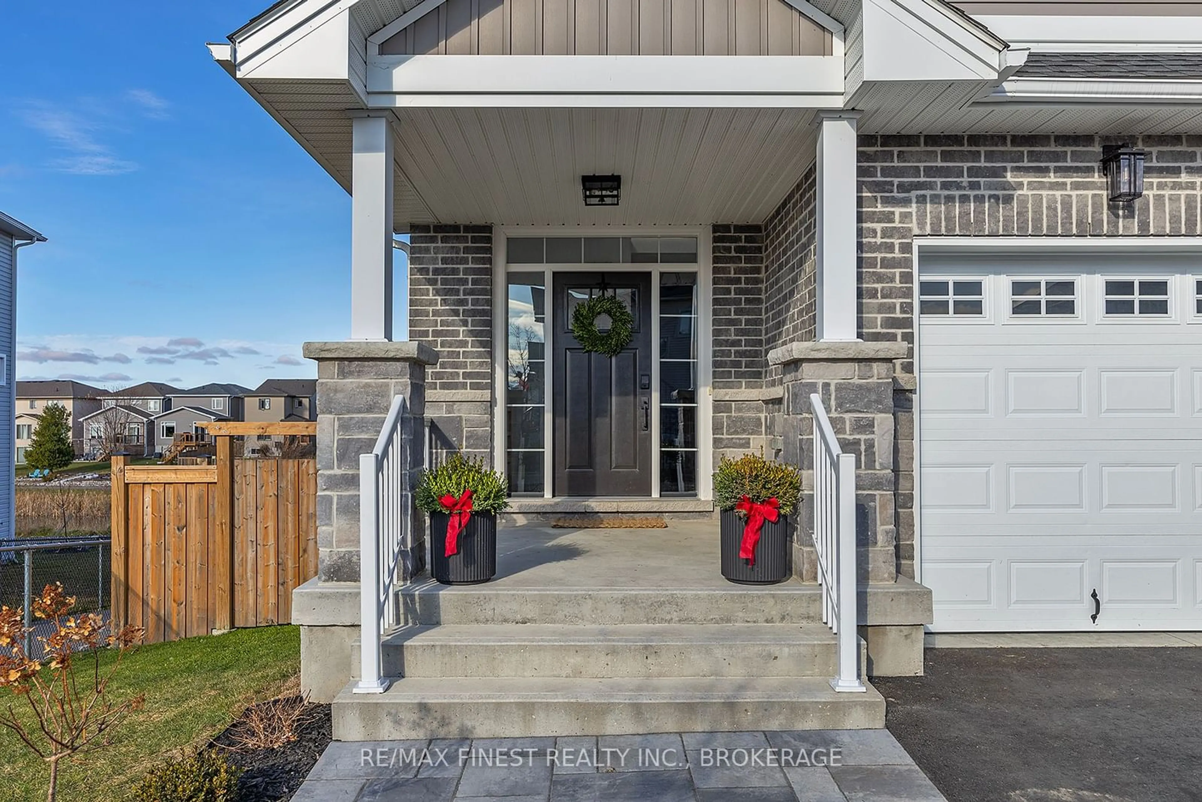 Indoor entryway, cement floor for 515 Beth Cres, Kingston Ontario K7P 0K9