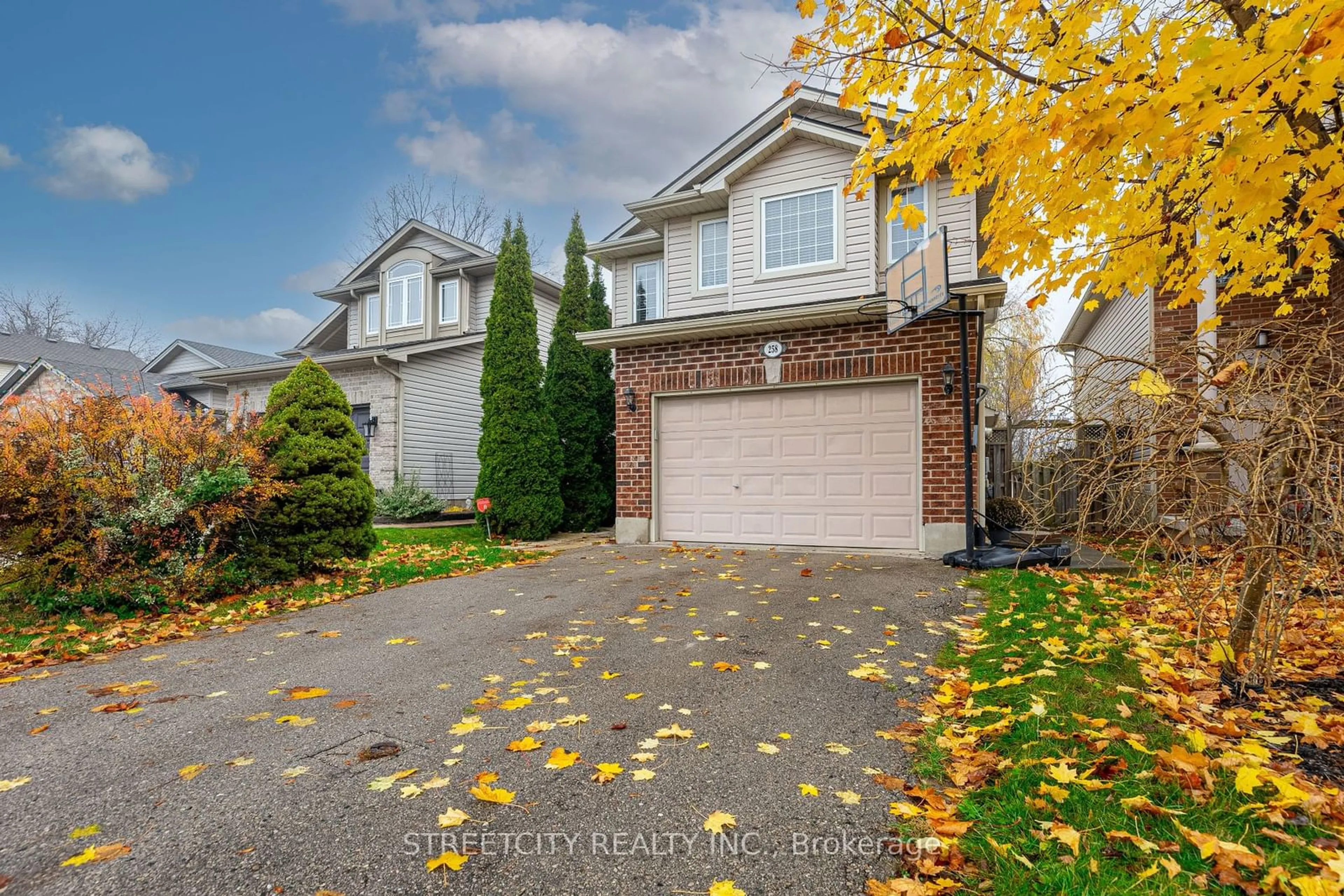 Frontside or backside of a home, the street view for 258 Crimson Cres, London Ontario N5W 6G1