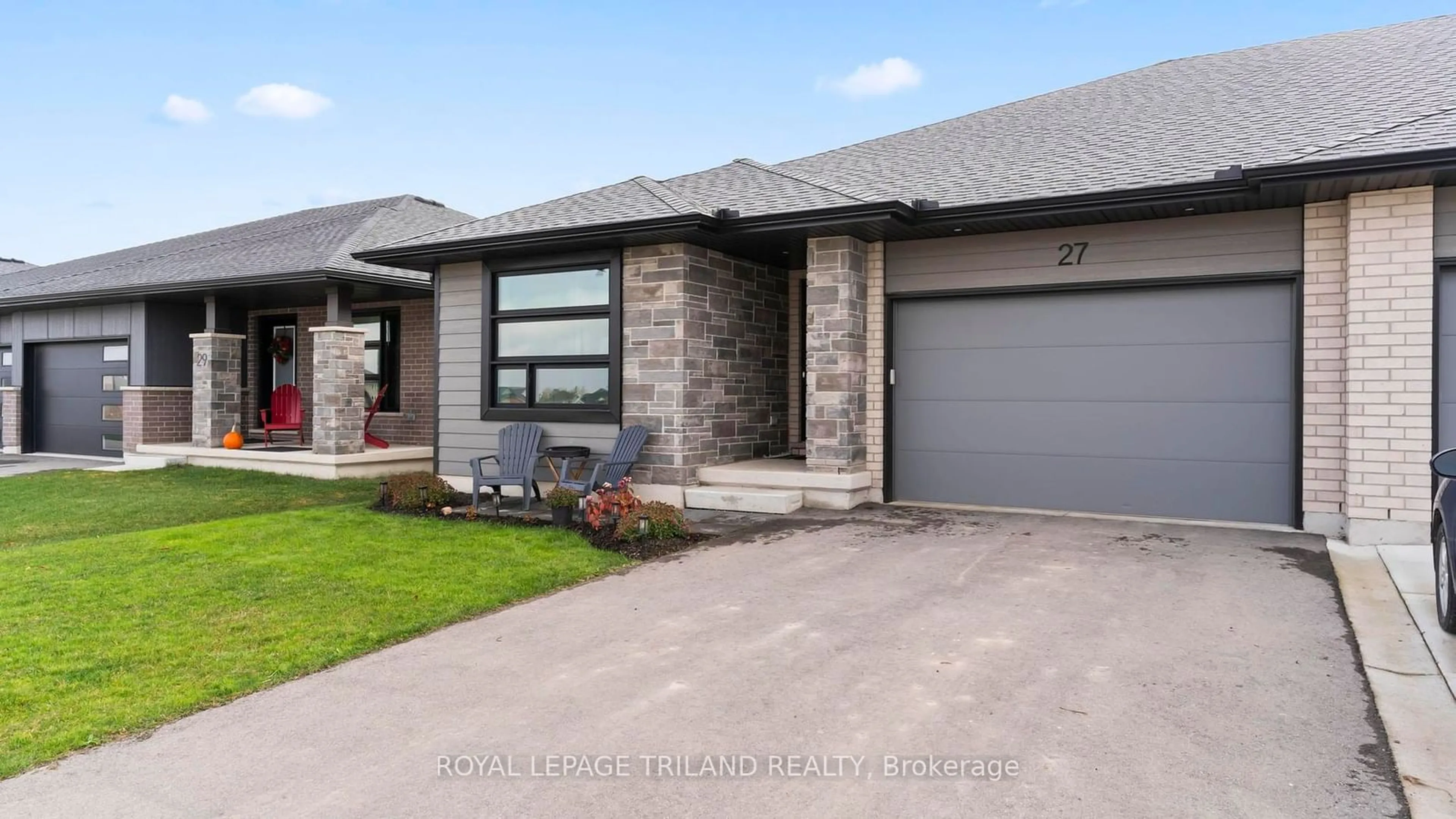 Home with brick exterior material for 27 Feathers Crossing, St. Thomas Ontario N5R 0M4