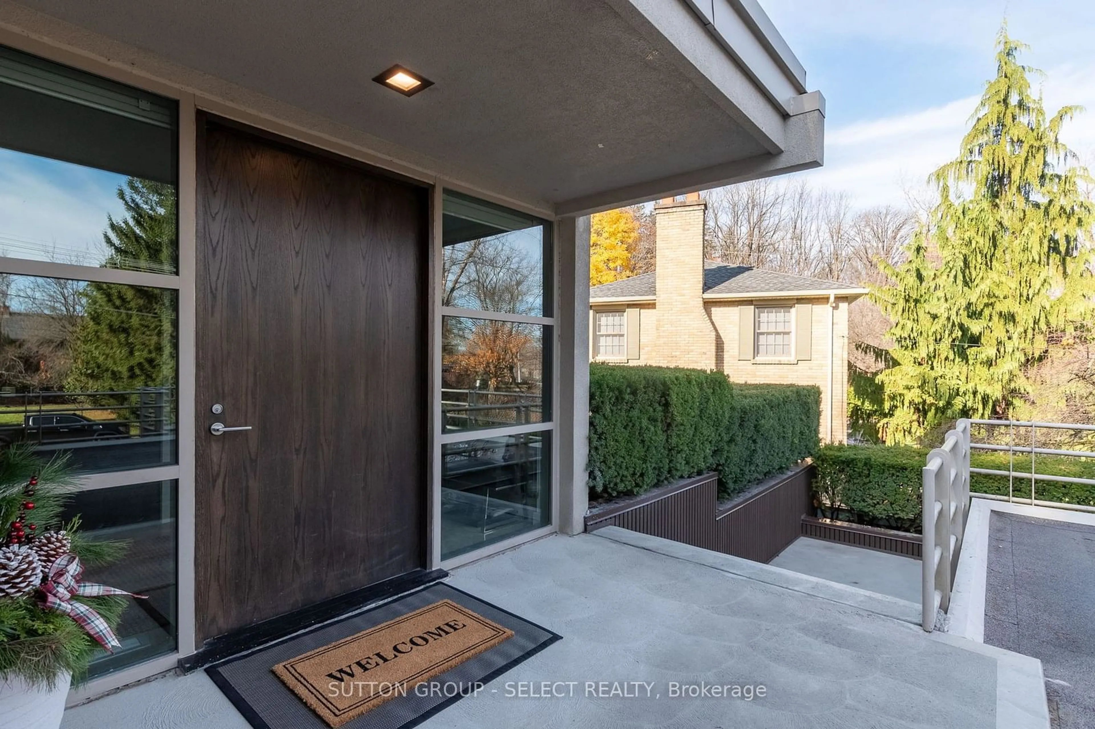 Indoor entryway, wood floors for 1455 Corley Dr, London Ontario N6G 2K5