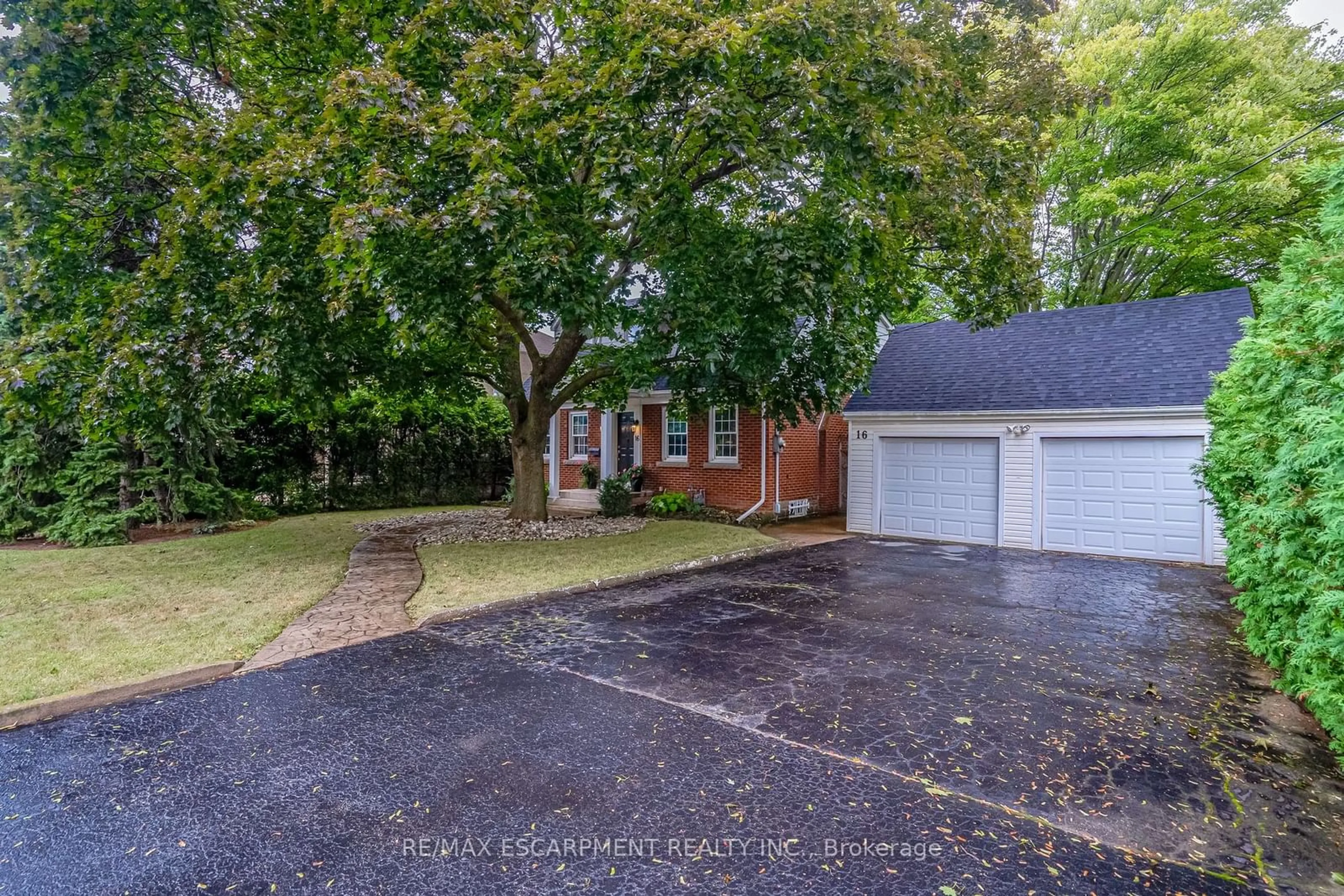 Frontside or backside of a home, the street view for 16 Durham Rd, Hamilton Ontario L8E 1W8