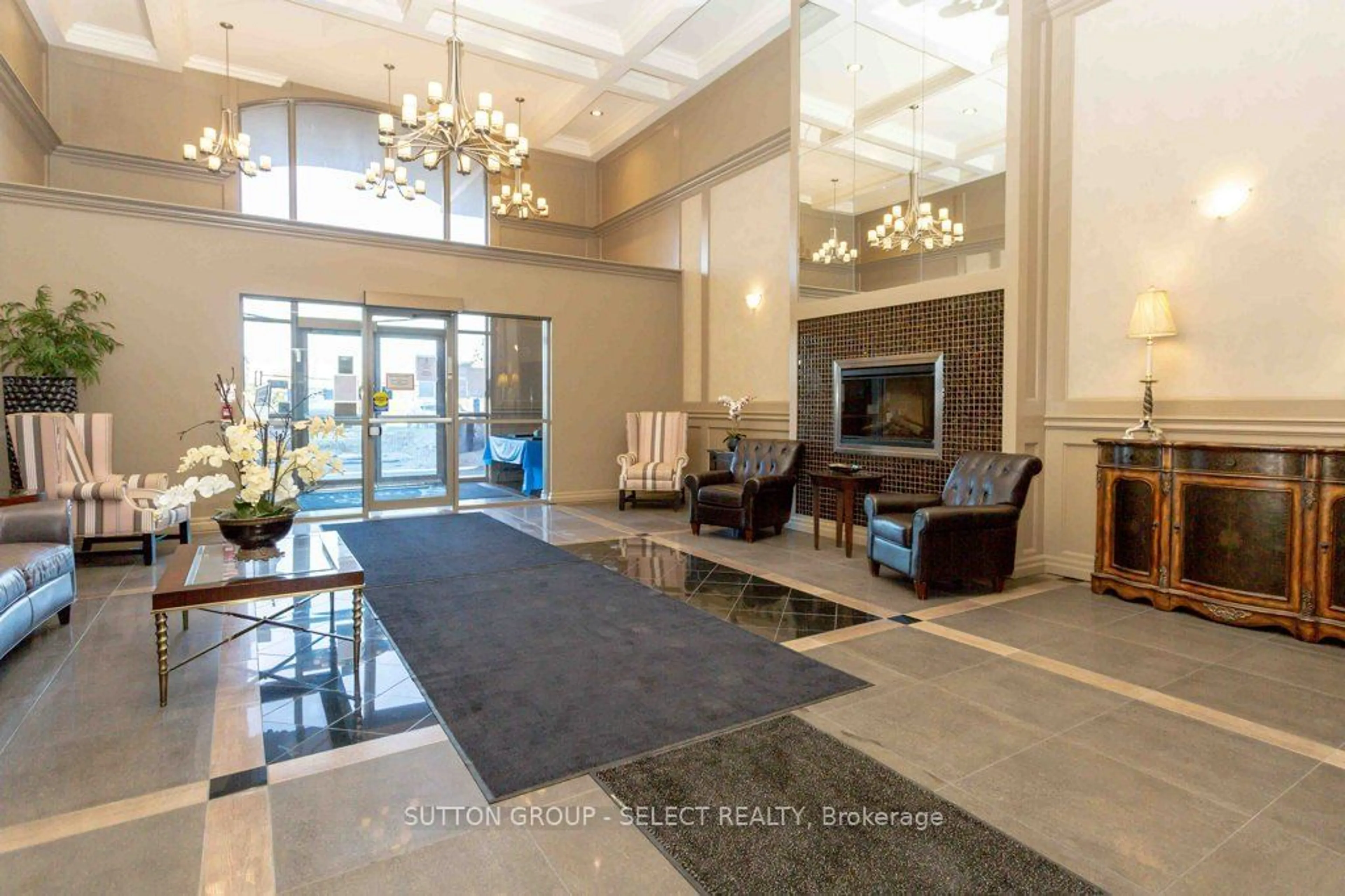 Indoor lobby, carpet floors for 1030 Coronation Dr #1008, London Ontario N6G 0G5