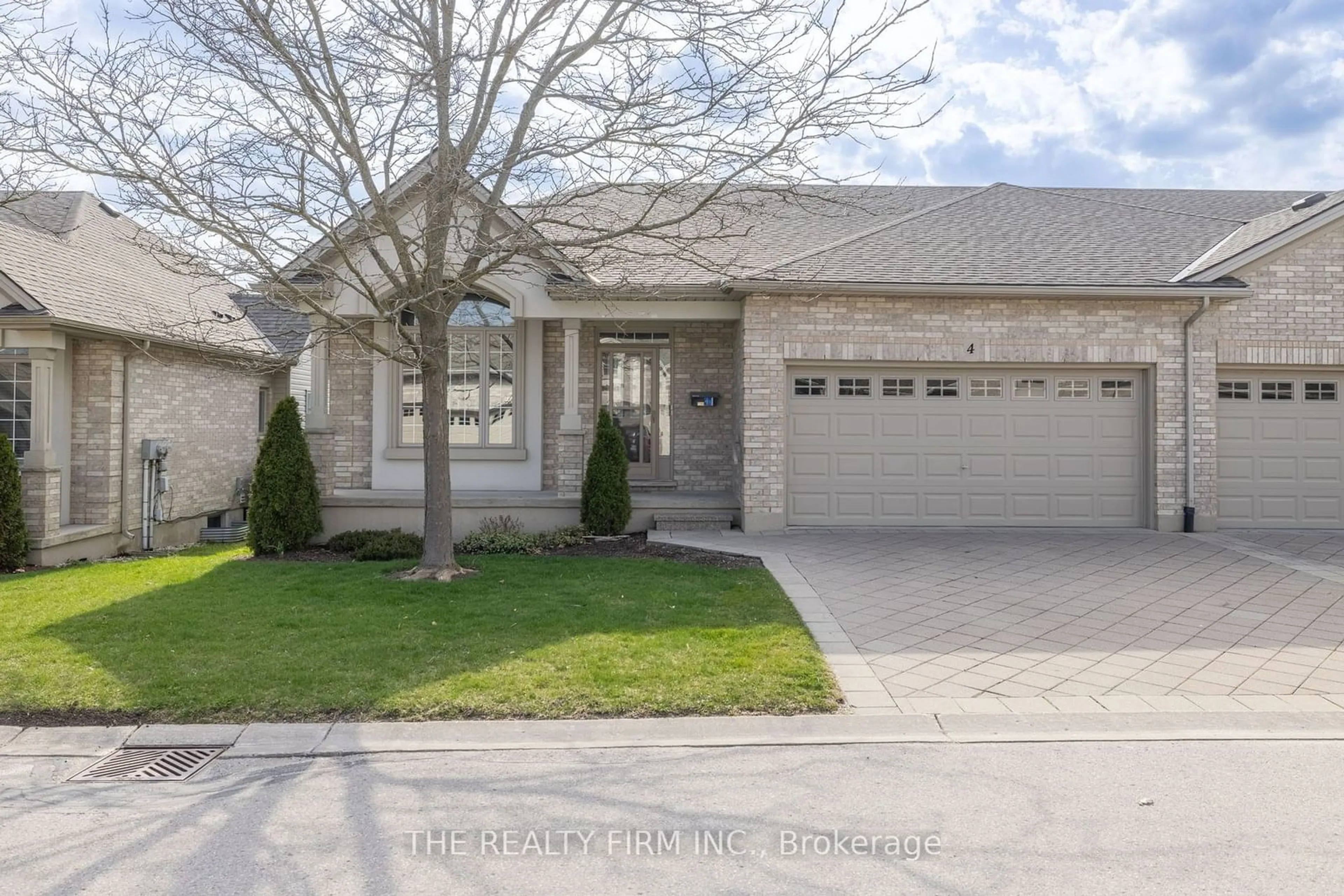 Frontside or backside of a home, the street view for 1 St John's Dr #4, Middlesex Centre Ontario N0M 1C0