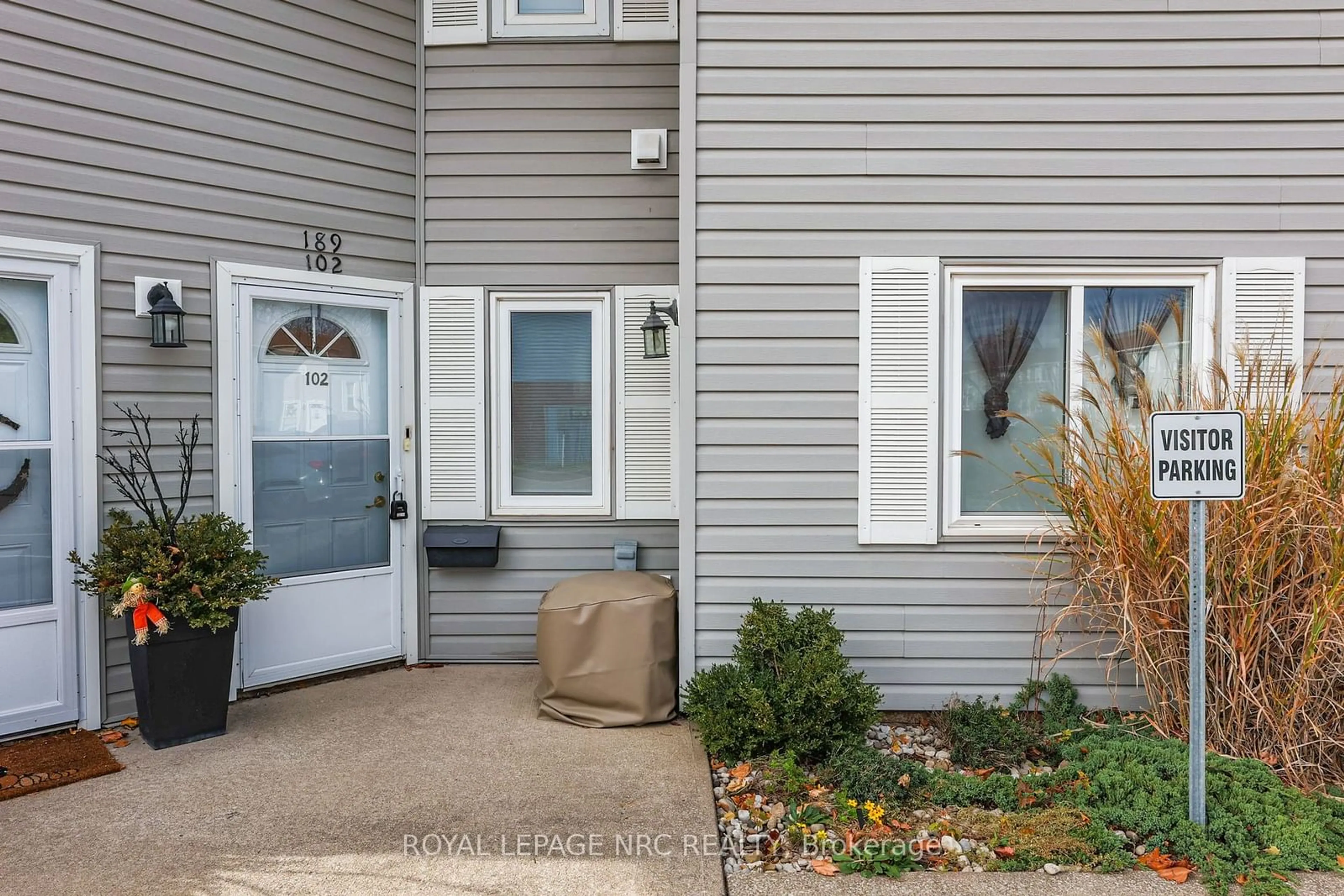 A pic from exterior of the house or condo, cottage for 189 Dorchester Blvd #102, St. Catharines Ontario L2M 7V8