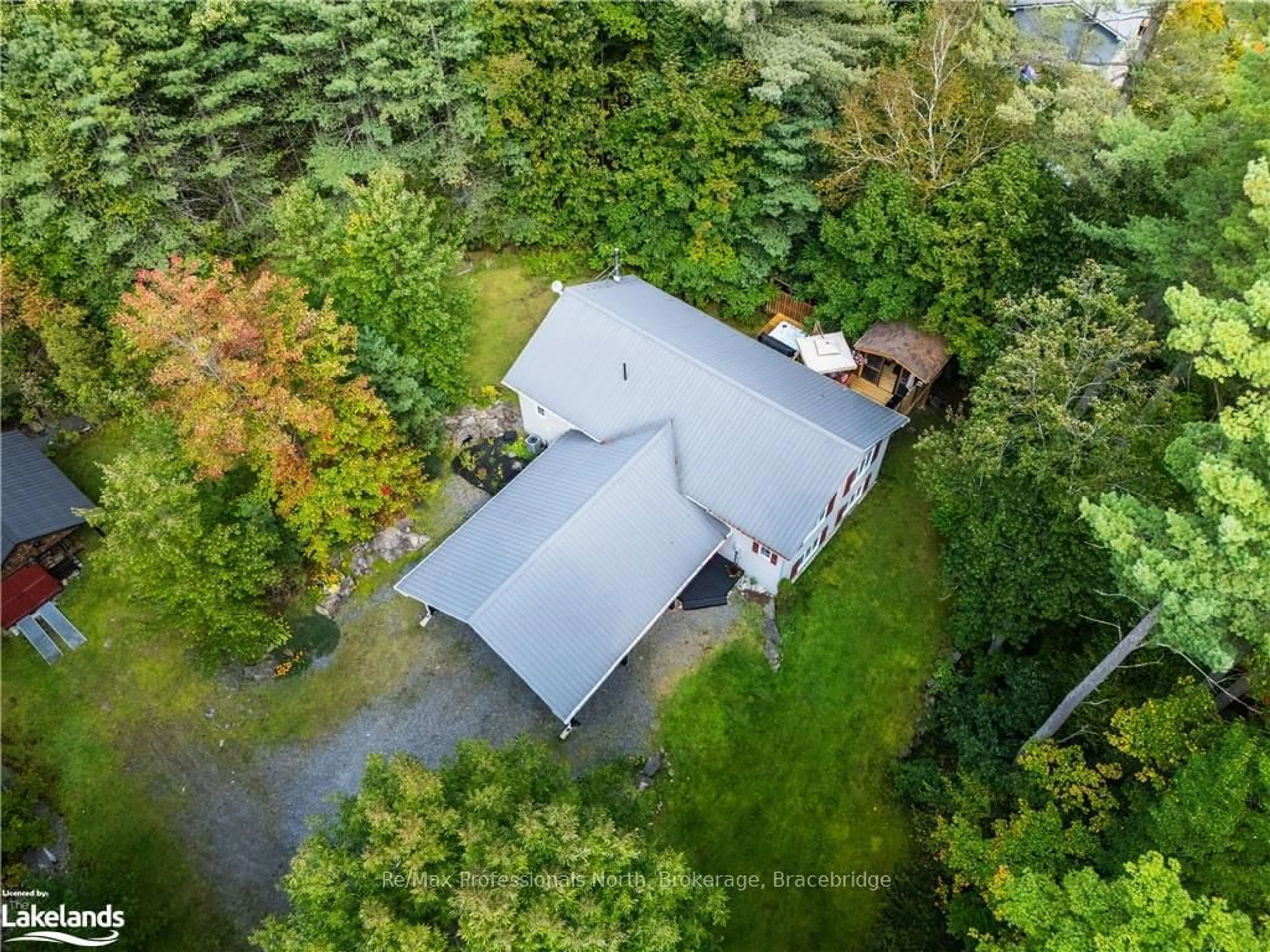 Frontside or backside of a home, cottage for 338 WILLIAMSPORT Rd, Huntsville Ontario P1H 2J4