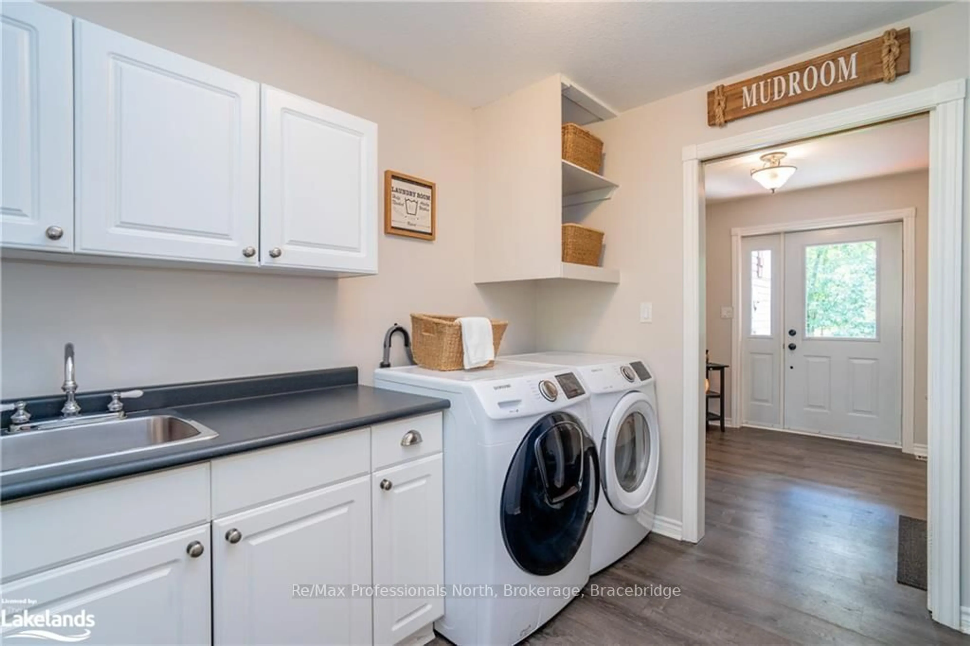 Laundry room for 338 WILLIAMSPORT Rd, Huntsville Ontario P1H 2J4