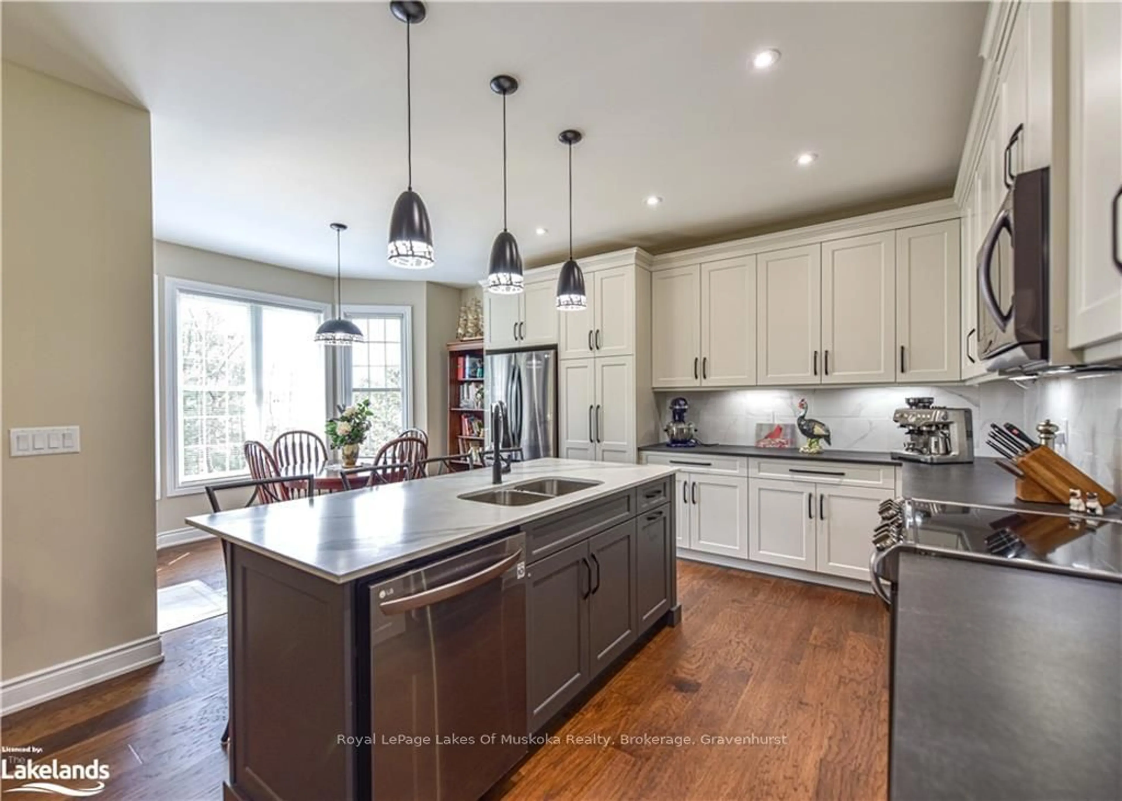 Open concept kitchen, unknown for 961 MUSKOKA BEACH Rd, Gravenhurst Ontario P1P 1A3