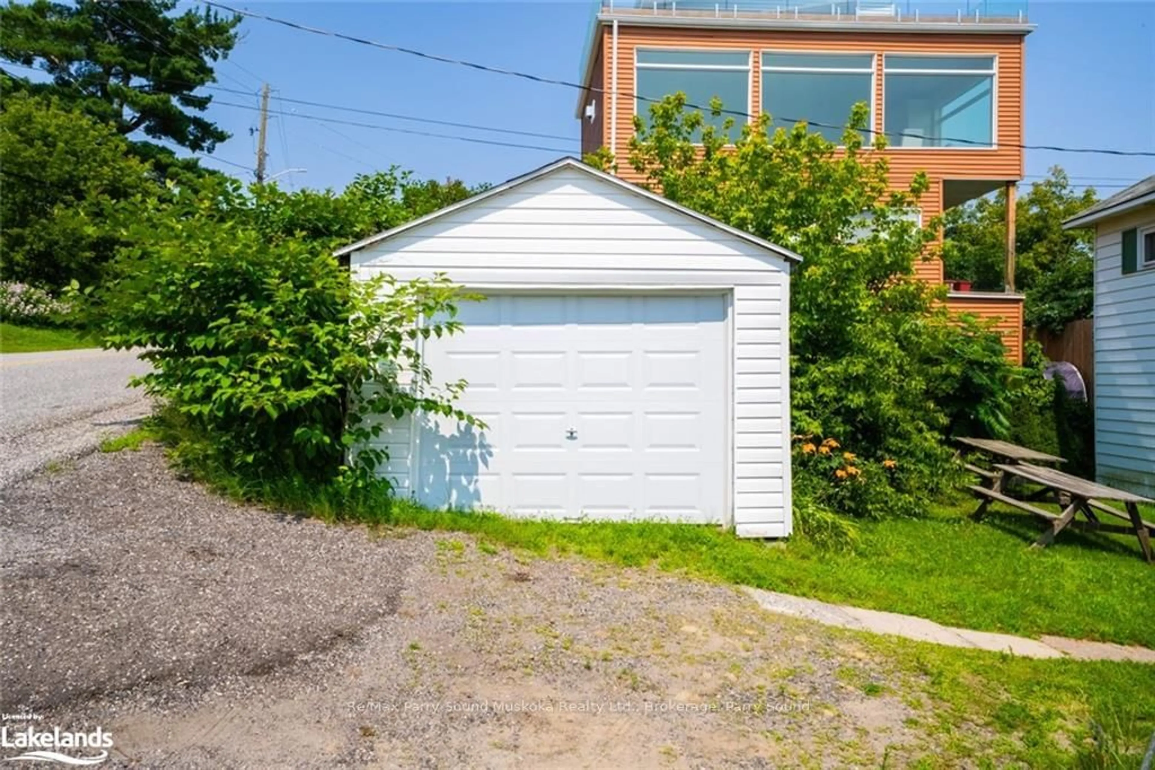 Shed for 3 GIBSON St, Parry Sound Ontario P2A 1W5