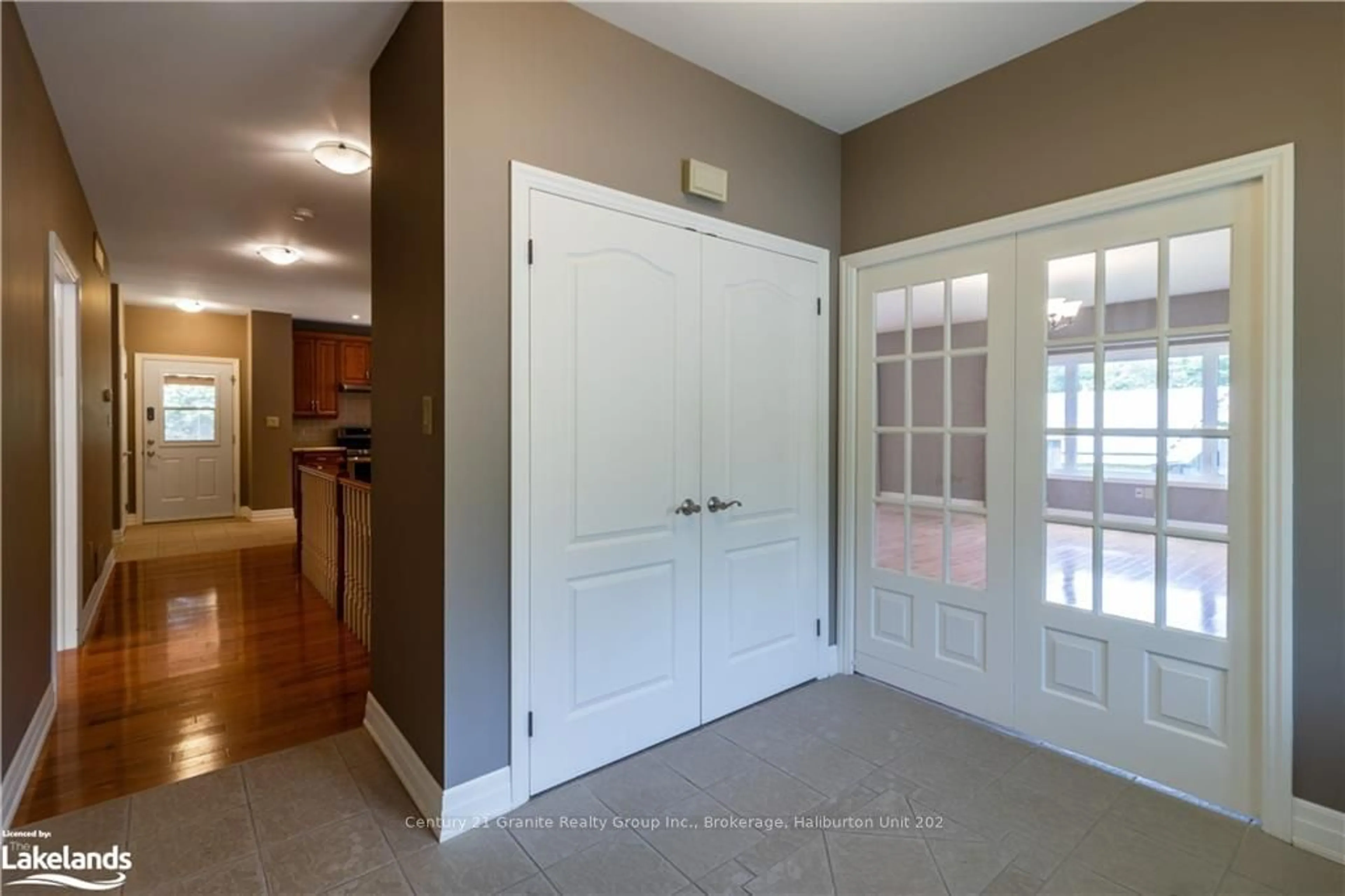 Indoor entryway, wood floors for 16455 35, Algonquin Highlands Ontario K0M 1S0