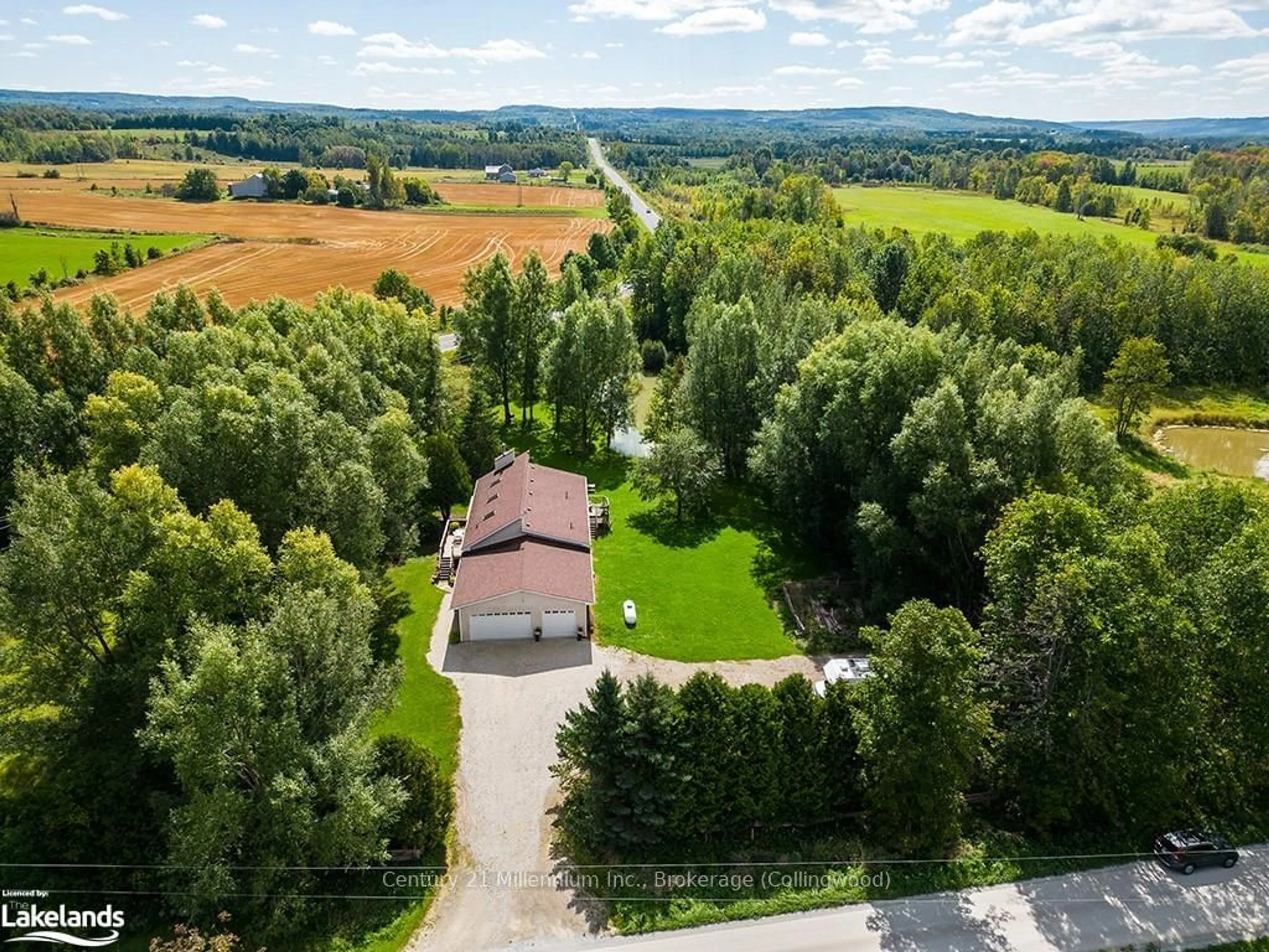 Frontside or backside of a home, cottage for 727302 22C Sdrd, Blue Mountains Ontario N0H 1N0