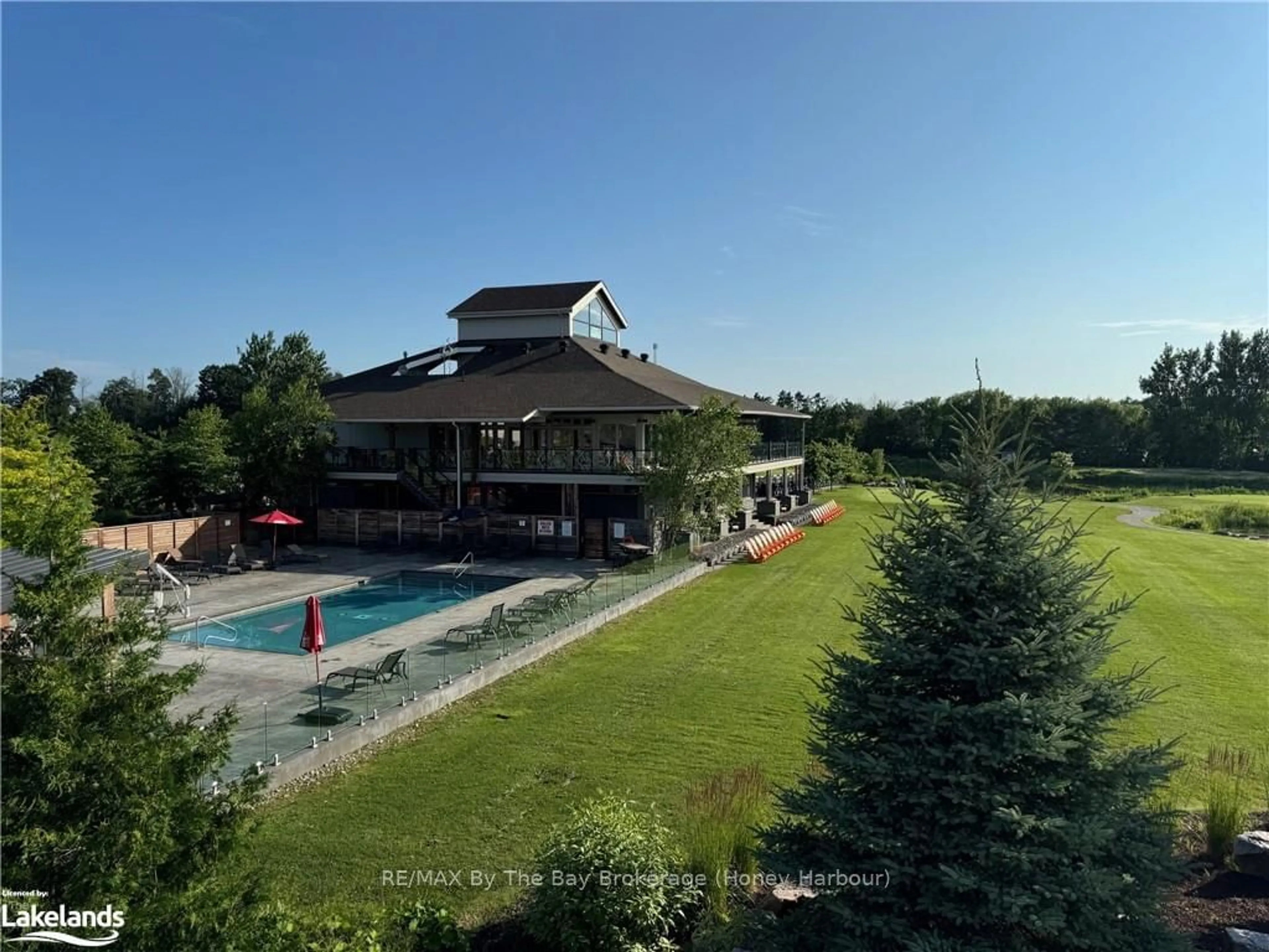 Indoor or outdoor pool for 6 MULLIGAN Lane #30, Georgian Bay Ontario L0K 1S0