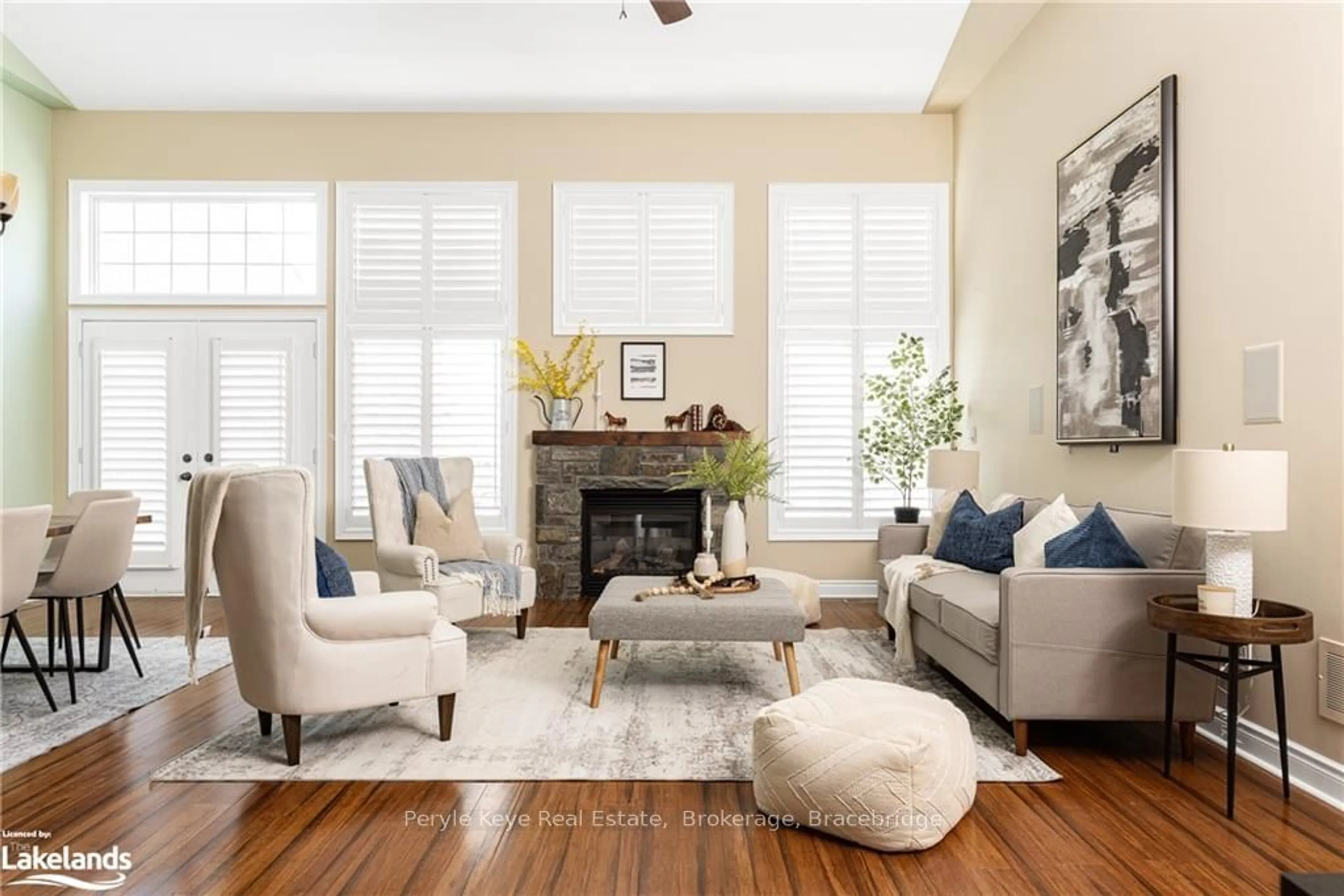 Living room, wood floors for 5 PRESCOTT Cres, Bracebridge Ontario P1L 0B7