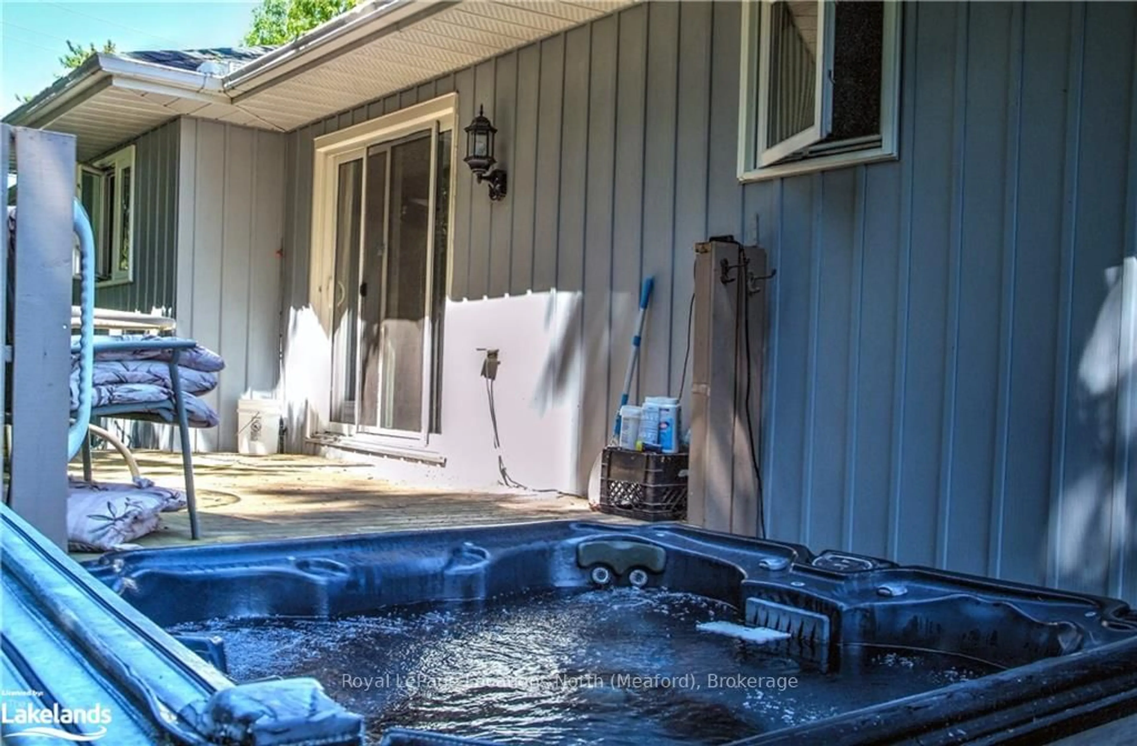 Patio, cottage for 241 AIKEN St, Meaford Ontario N4L 1A9