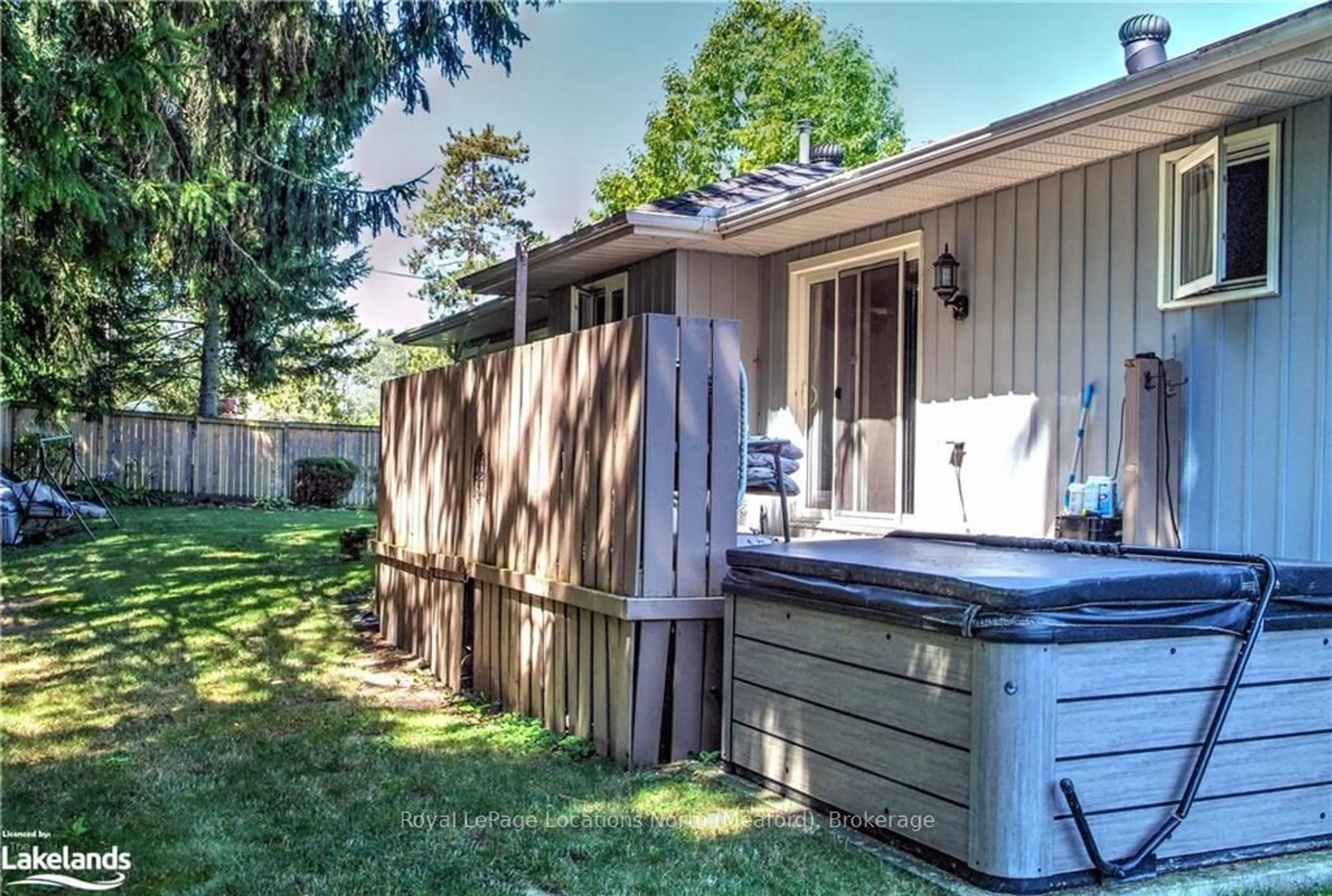 Shed for 241 AIKEN St, Meaford Ontario N4L 1A9