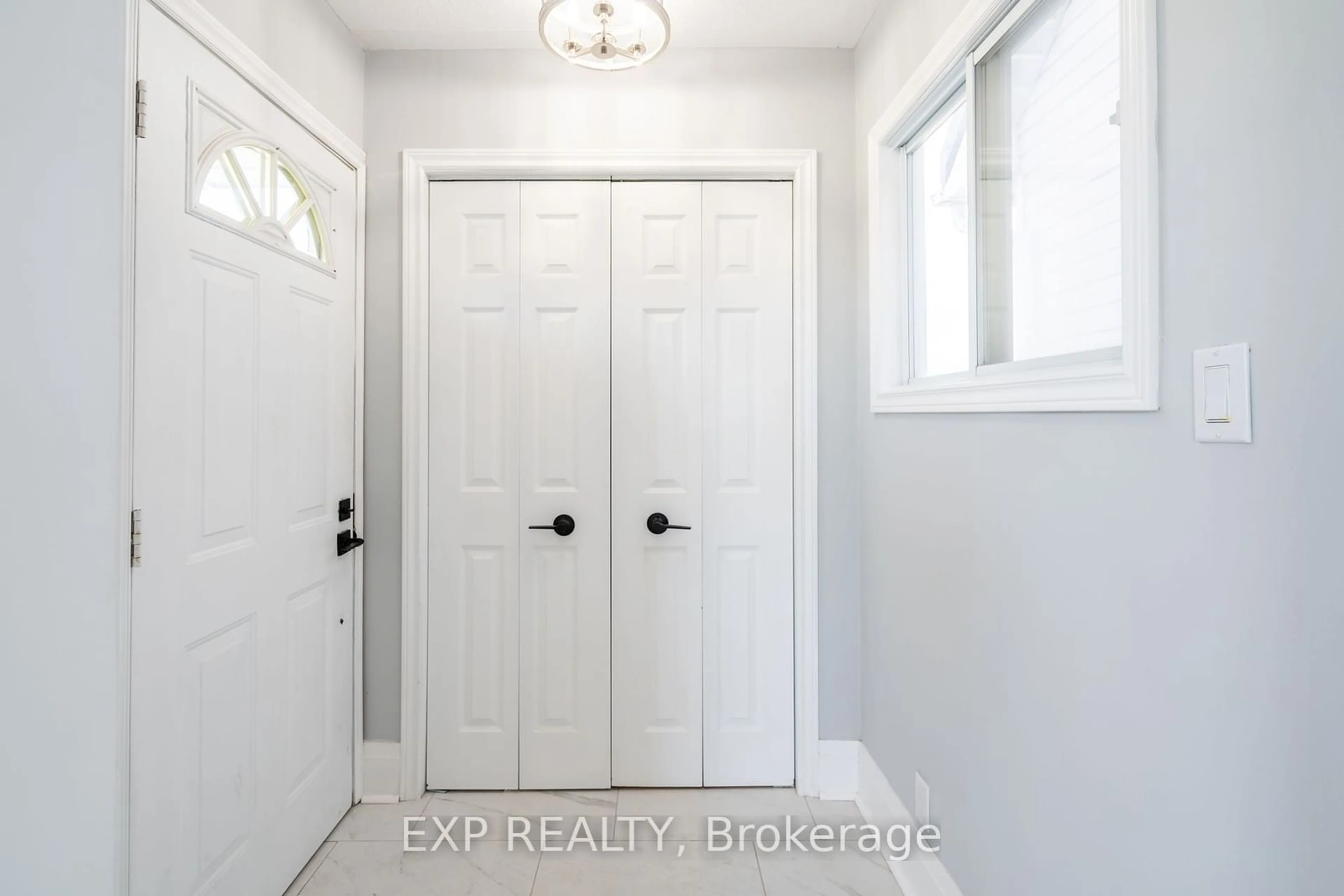 Indoor entryway, not visible floor for 728 Gorham Rd, Fort Erie Ontario L0S 1N0