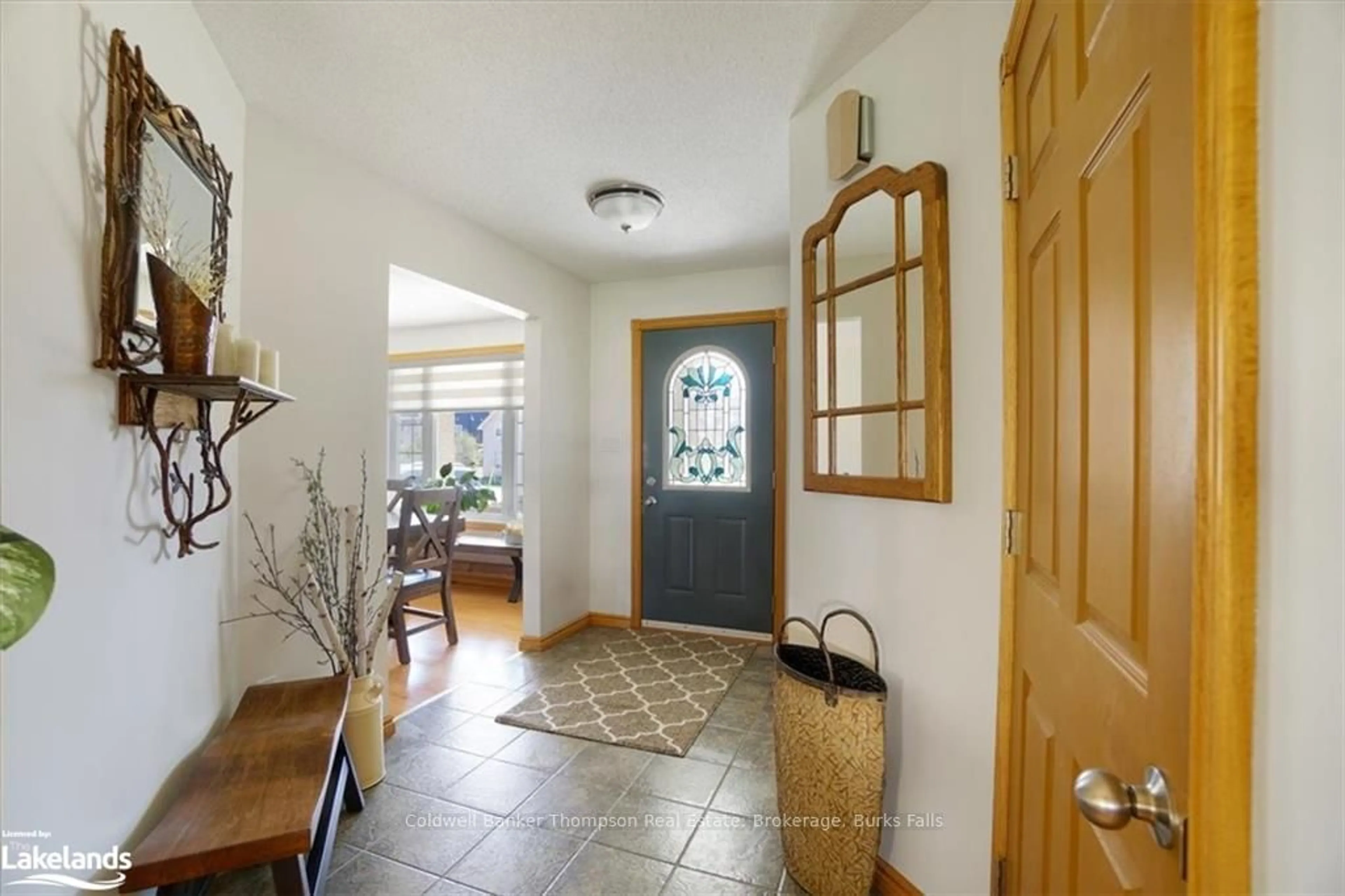 Indoor entryway, wood floors for 109 QUEEN St, Burk's Falls Ontario P0A 1C0