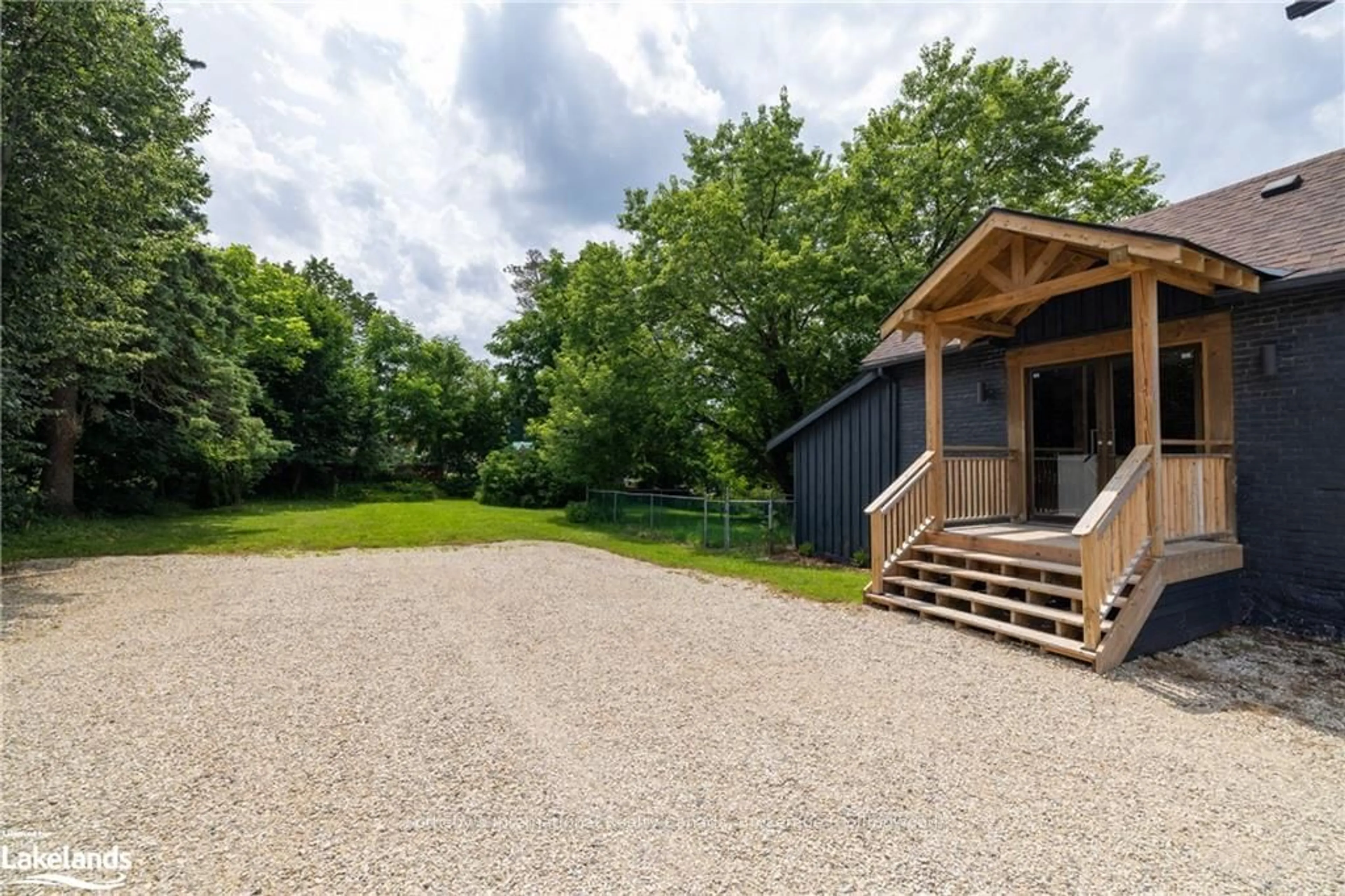 Shed for 40 TORONTO St, Grey Highlands Ontario N0C 1H0