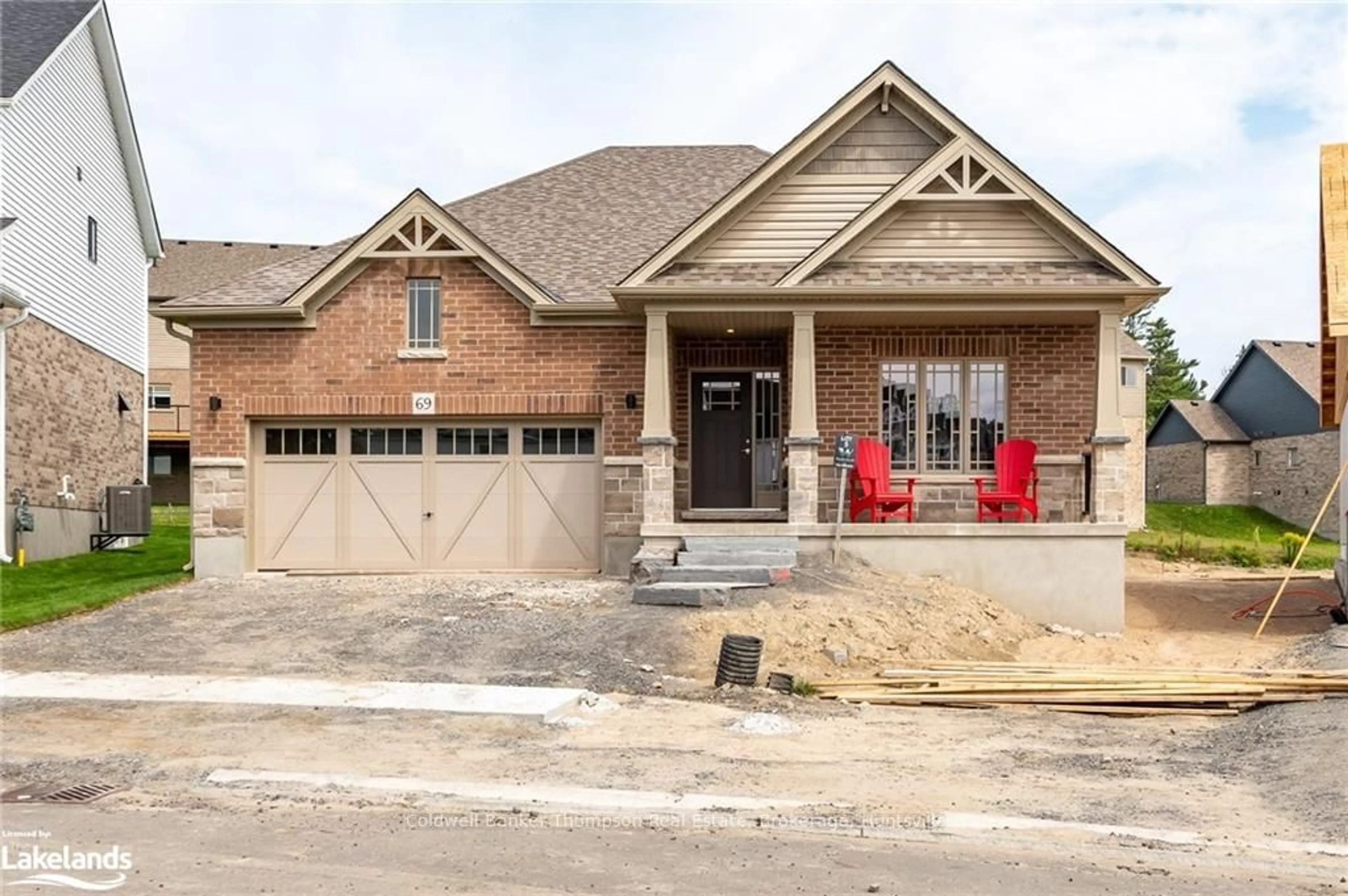 Home with brick exterior material for 69 EAGLECREST Ave, Huntsville Ontario P1H 0G5